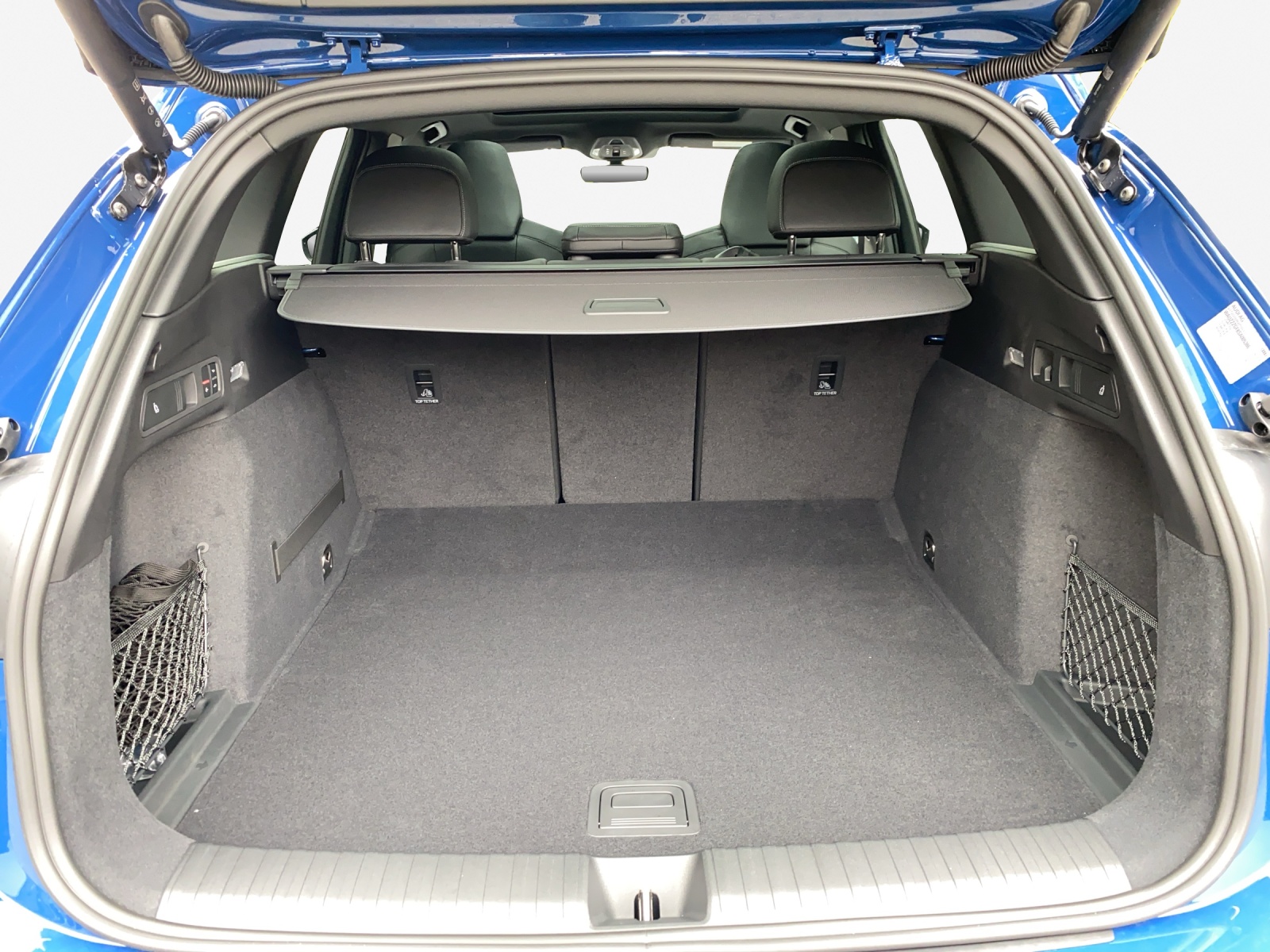 AUDI Q6 e-tron quattro-image-12