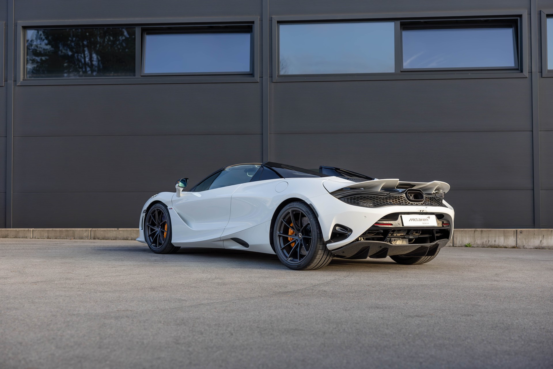 McLAREN 750S Spider-image-3