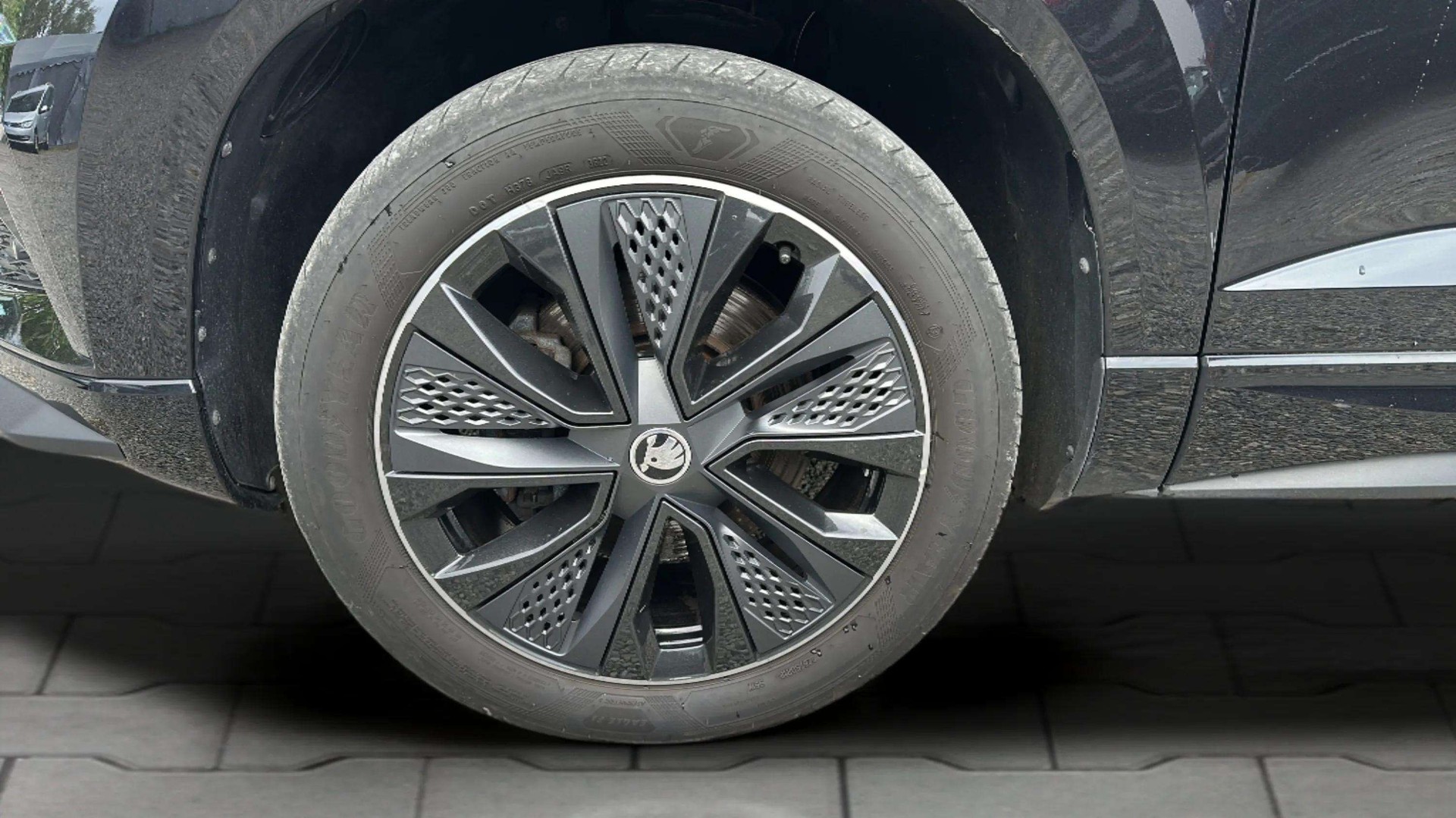 SKODA Karoq 2.0 TSI SportLine 4x4 DSG mit AHK & Rückfahrkamera + DCC-image-27