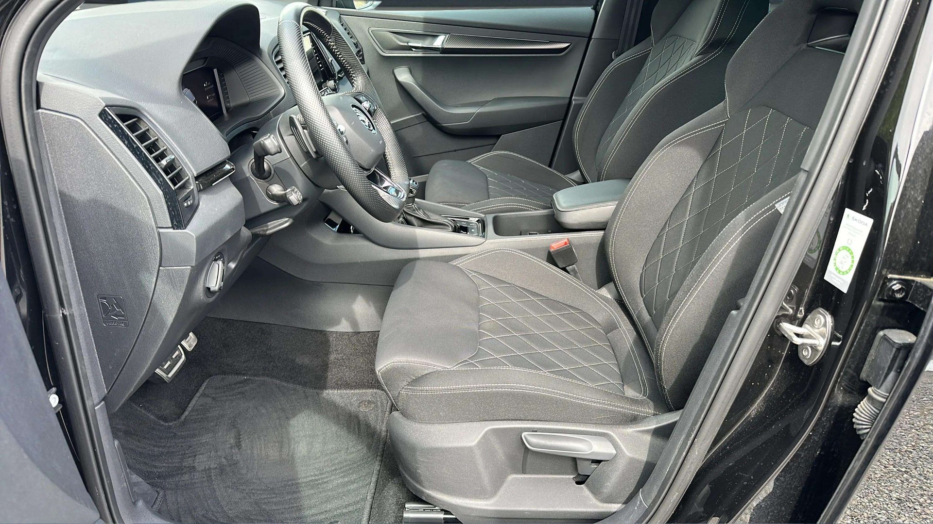SKODA Karoq 2.0 TSI SportLine 4x4 DSG mit AHK & Rückfahrkamera + DCC-image-10