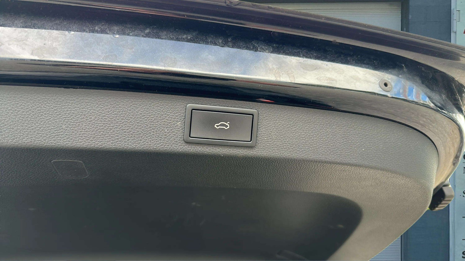 SKODA Karoq 2.0 TSI SportLine 4x4 DSG mit AHK & Rückfahrkamera + DCC-image-15