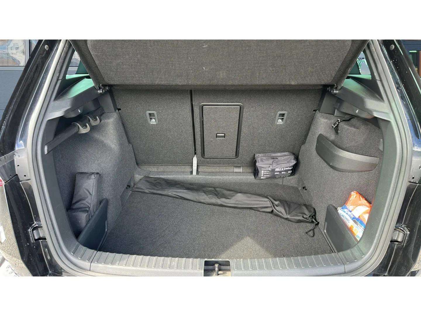 SKODA Karoq 2.0 TSI SportLine 4x4 DSG mit AHK & Rückfahrkamera + DCC-image-14