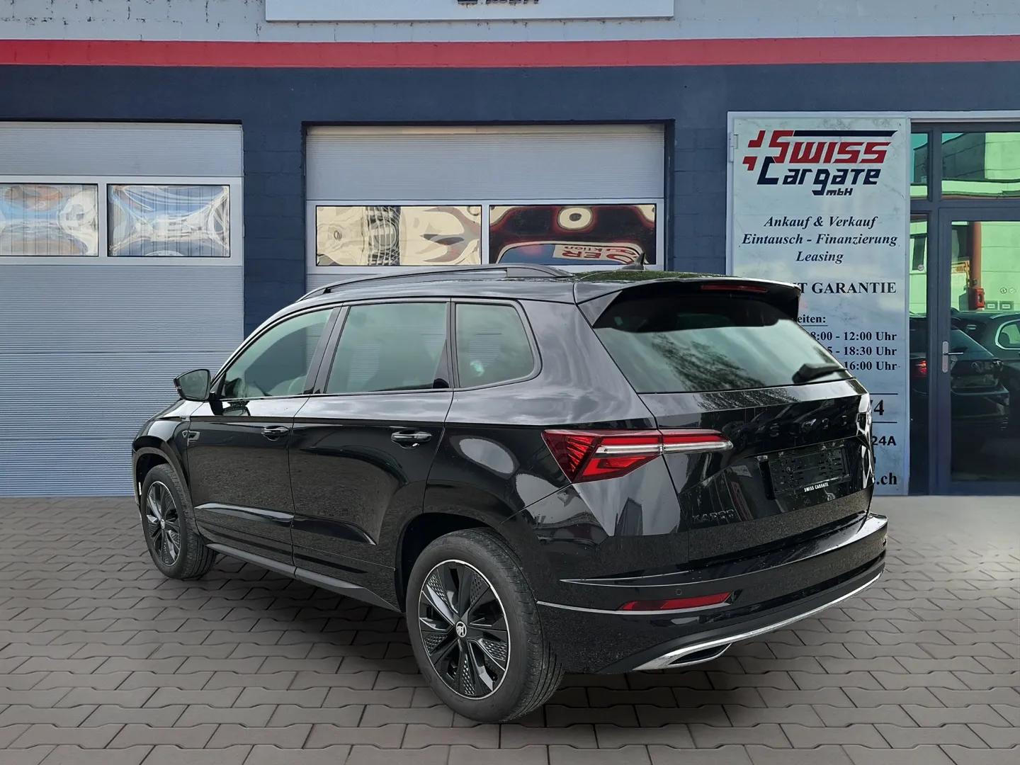 SKODA Karoq 2.0 TSI SportLine 4x4 DSG mit AHK & Rückfahrkamera + DCC-image-5