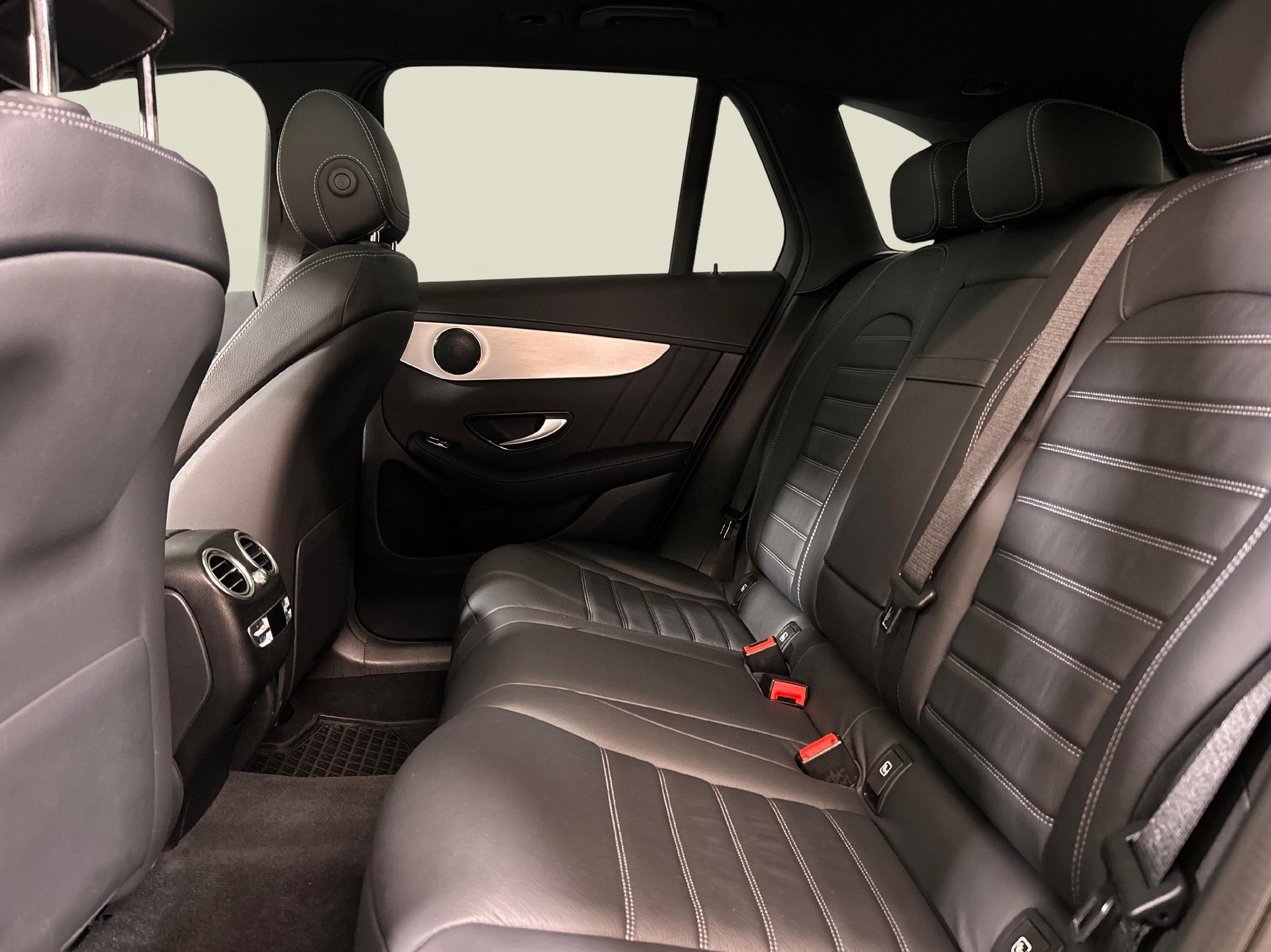 MERCEDES-BENZ GLC 43 AMG 4m-image-3