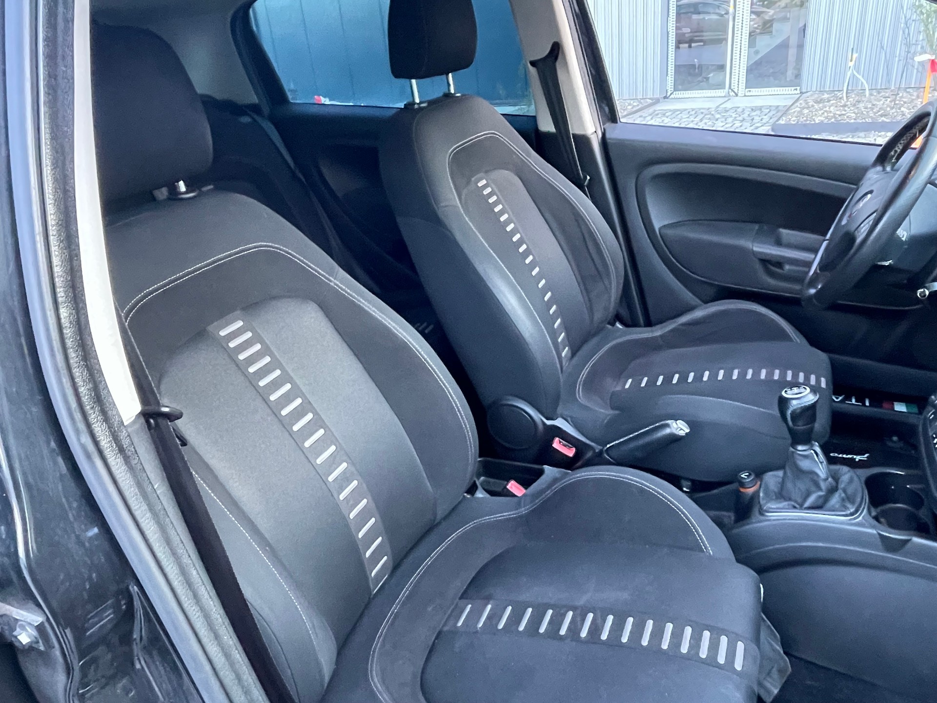FIAT Punto 1.4 16V Turbo Sport-image-11