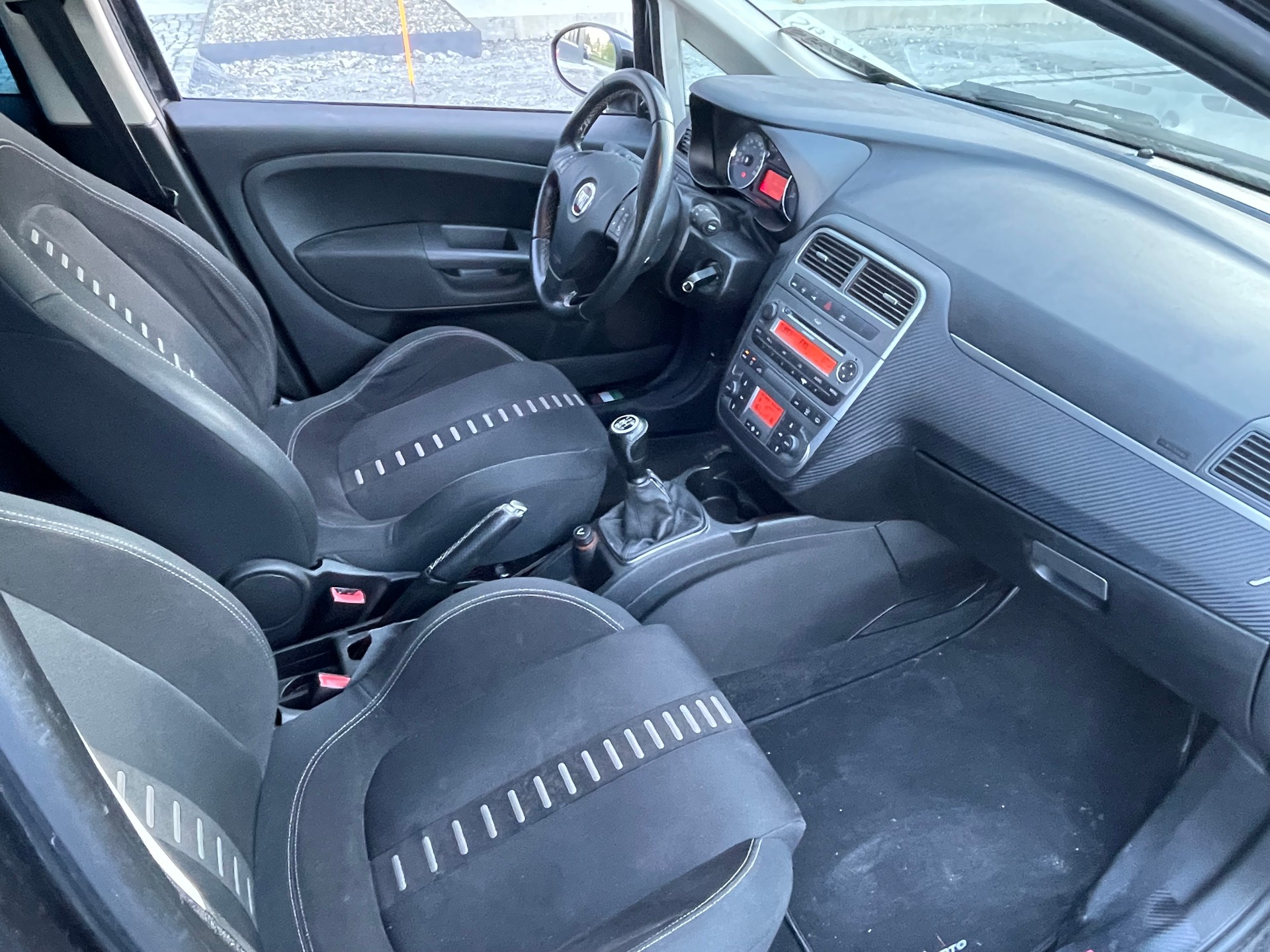 FIAT Punto 1.4 16V Turbo Sport-image-9