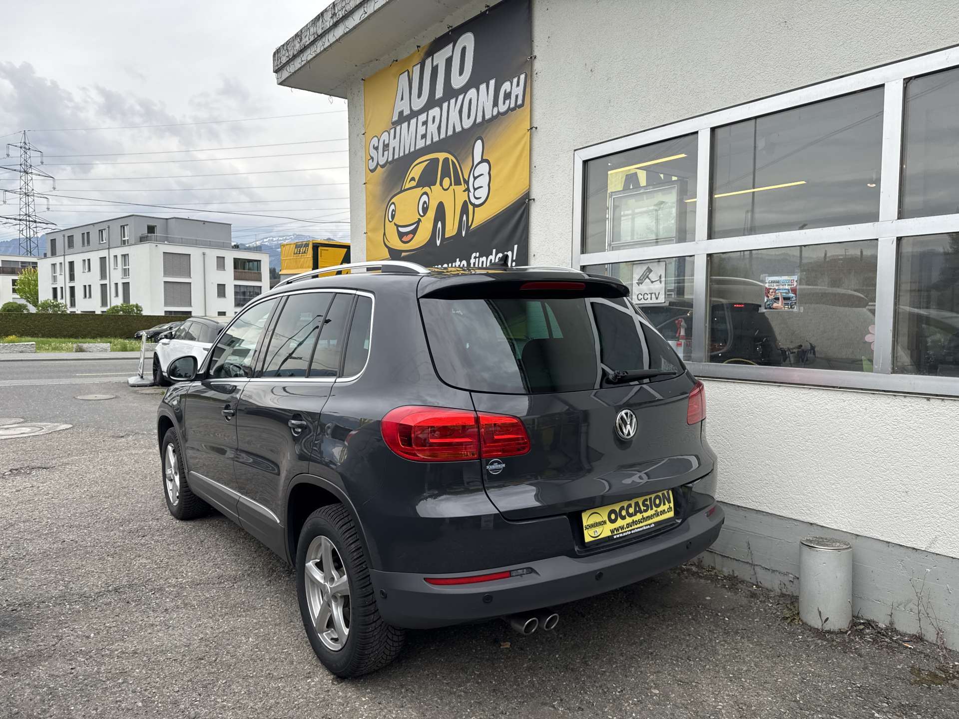 VW Tiguan 2.0 TDi Lounge 4Motion DSG-Automat-image-2