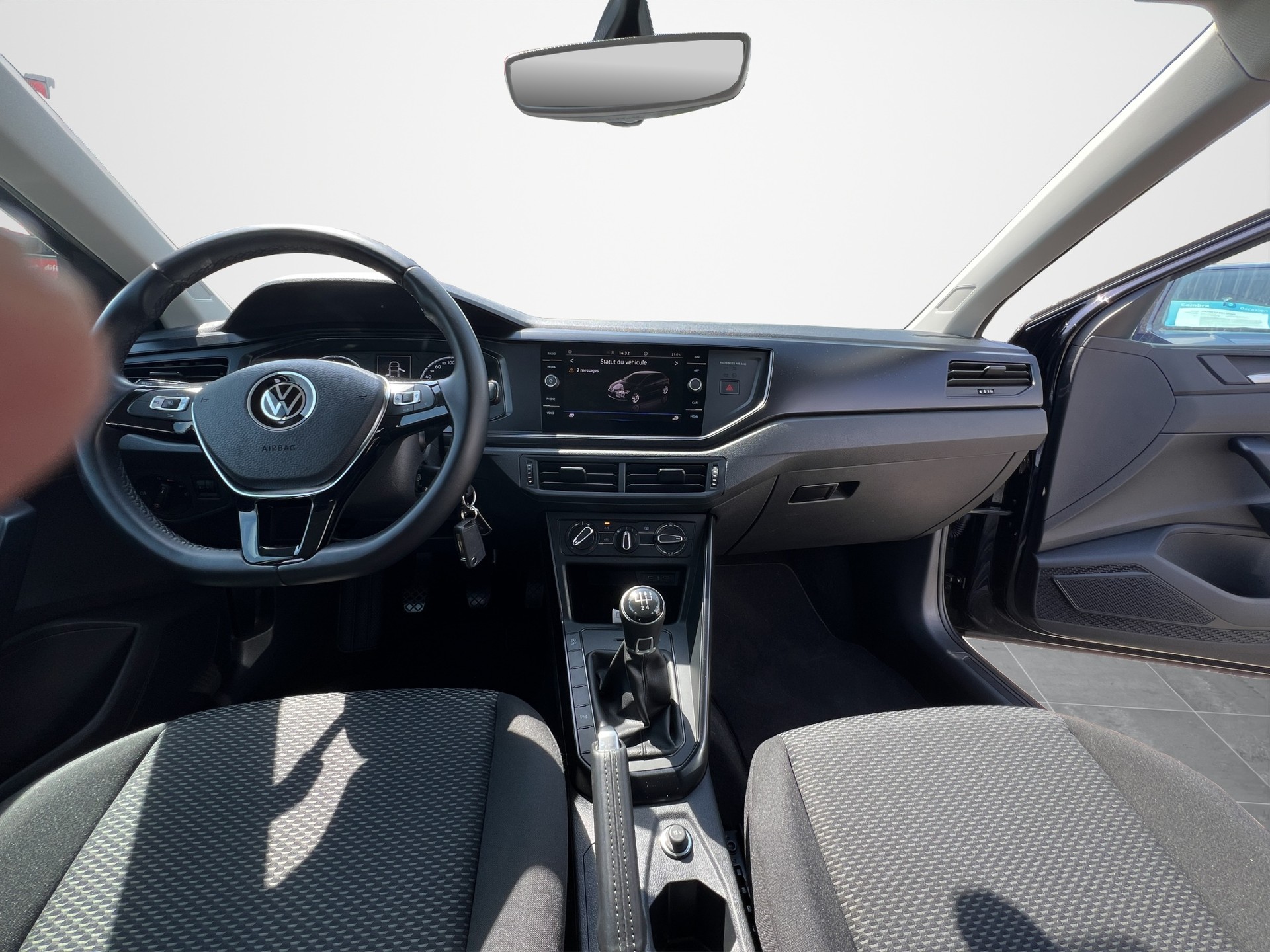 VW Polo 1.0 MPI 80 Trendline-image-12