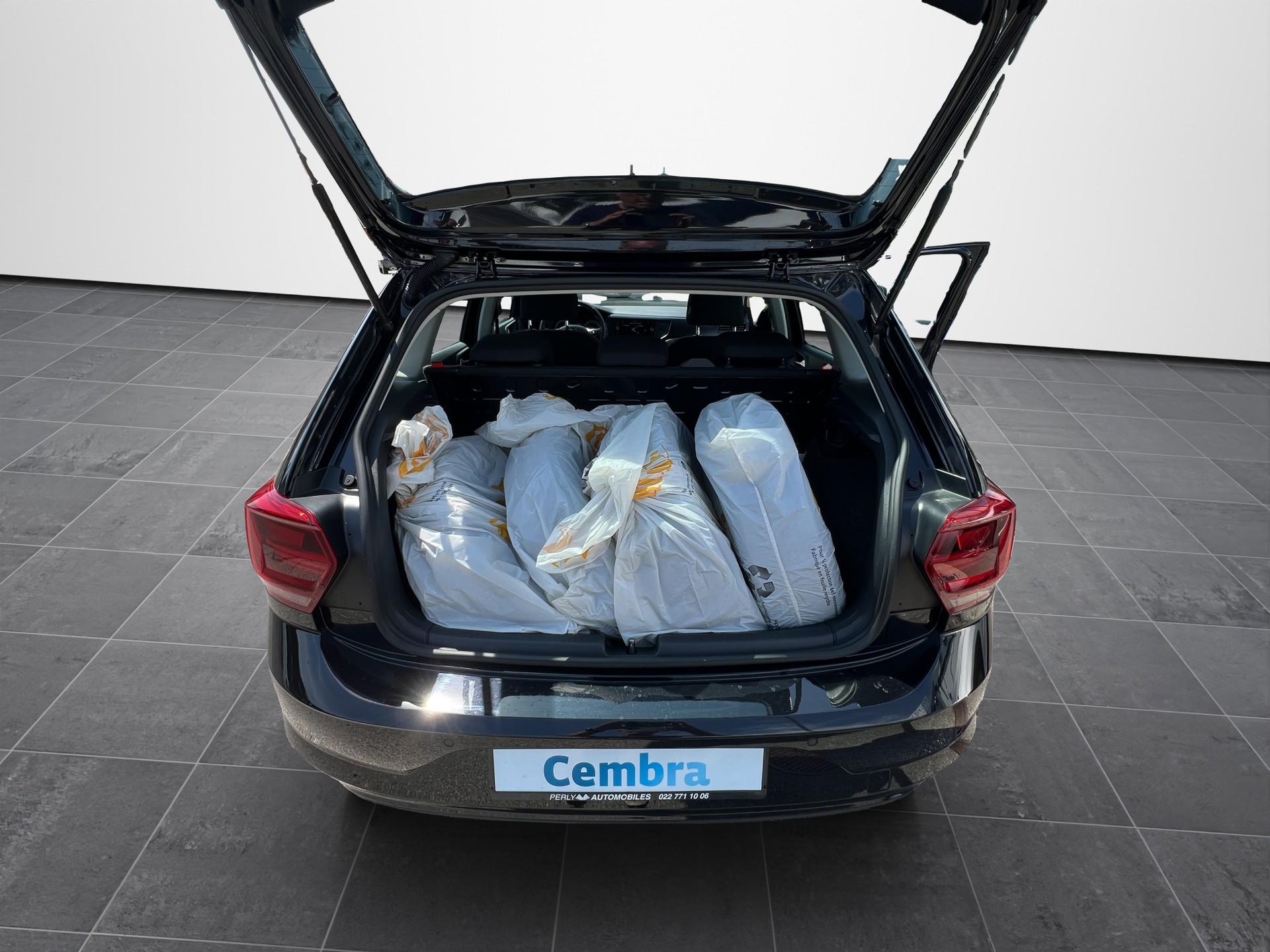 VW Polo 1.0 MPI 80 Trendline-image-14