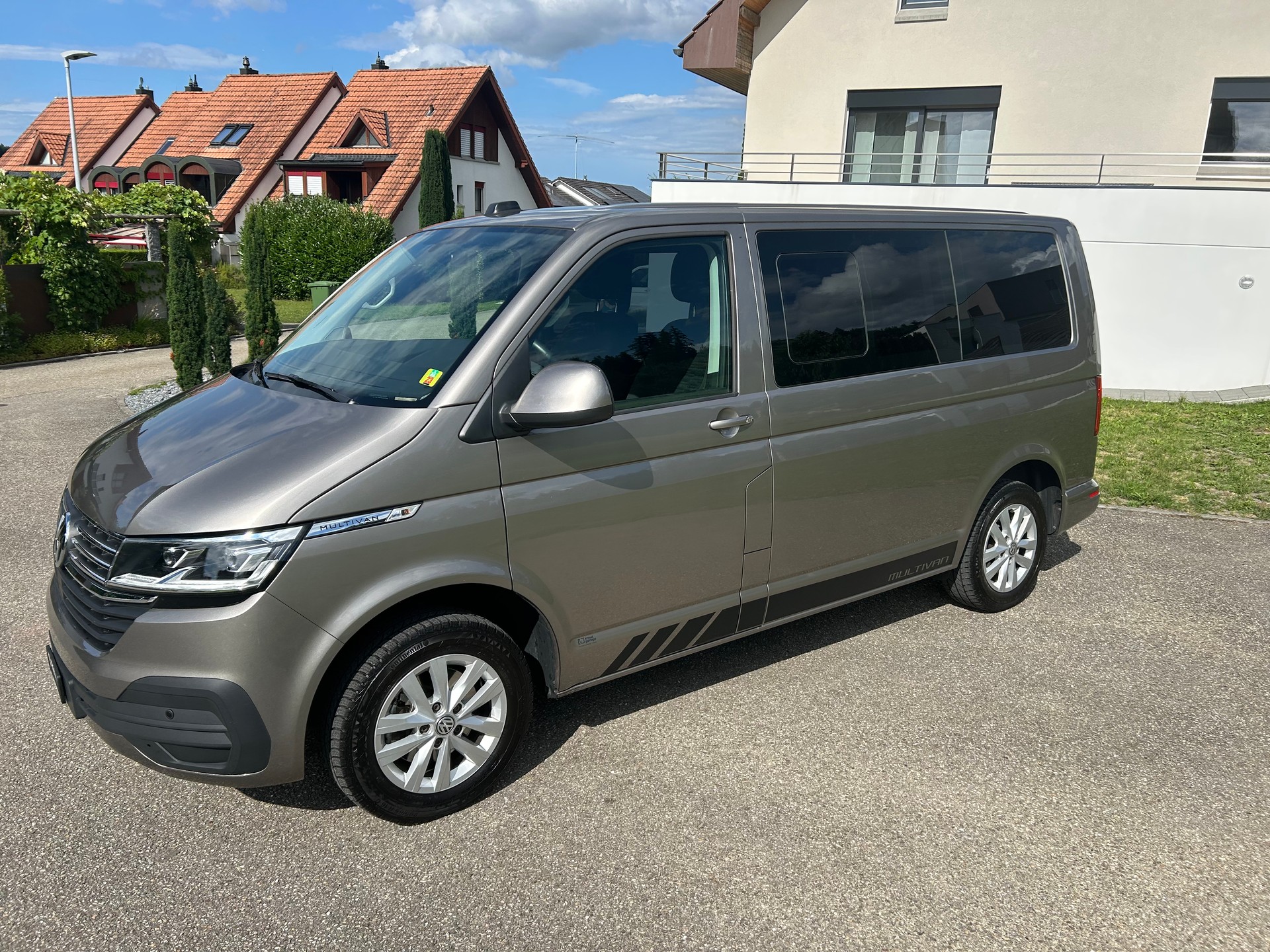VW 2.0 TDI 150 Family DSG-image-0