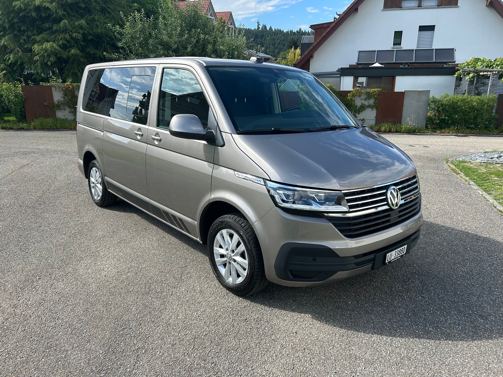 VW 2.0 TDI 150 Family DSG-image-1