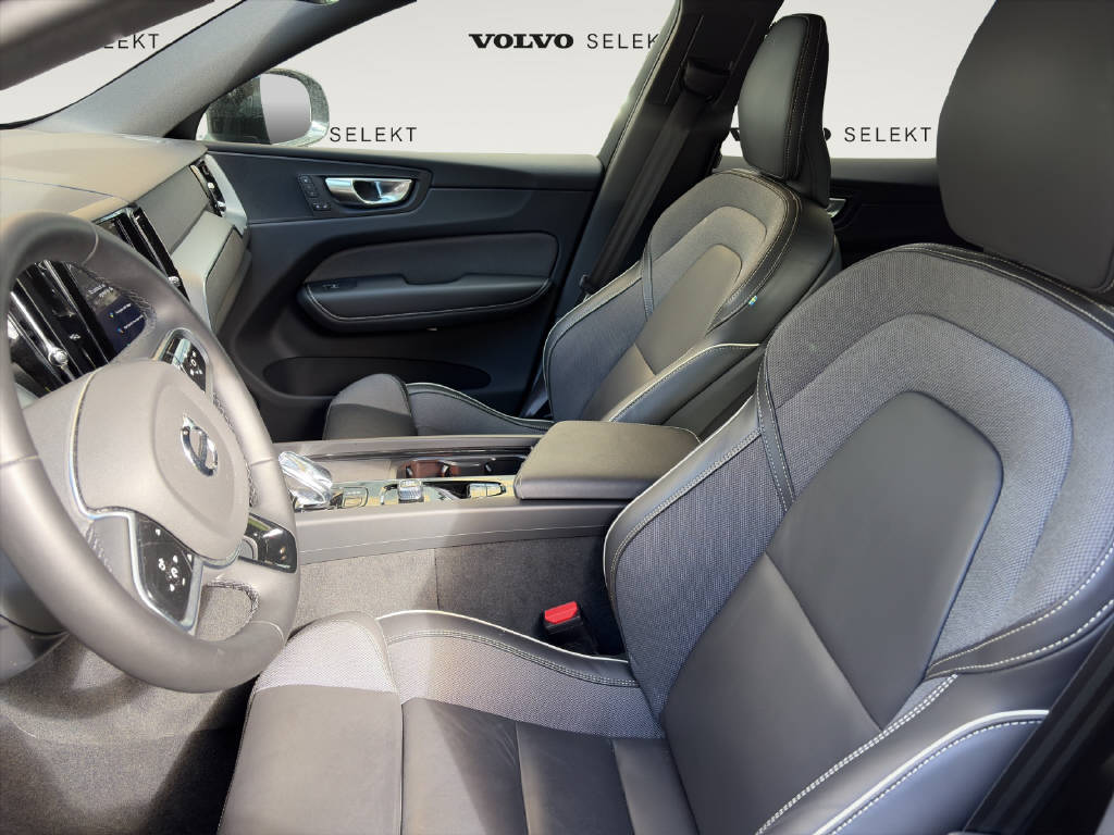 VOLVO XC60 2.0 B5 MH Plus Dark AWD-image-5