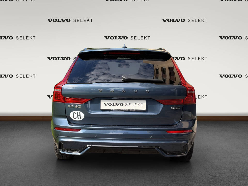 VOLVO XC60 2.0 B5 MH Plus Dark AWD-image-3
