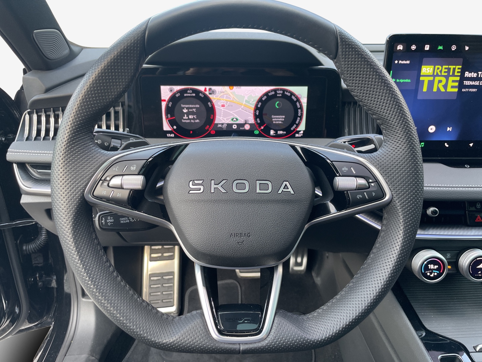 SKODA Superb Combi 2.0 TSI Sportline 4x4 DSG-image-9