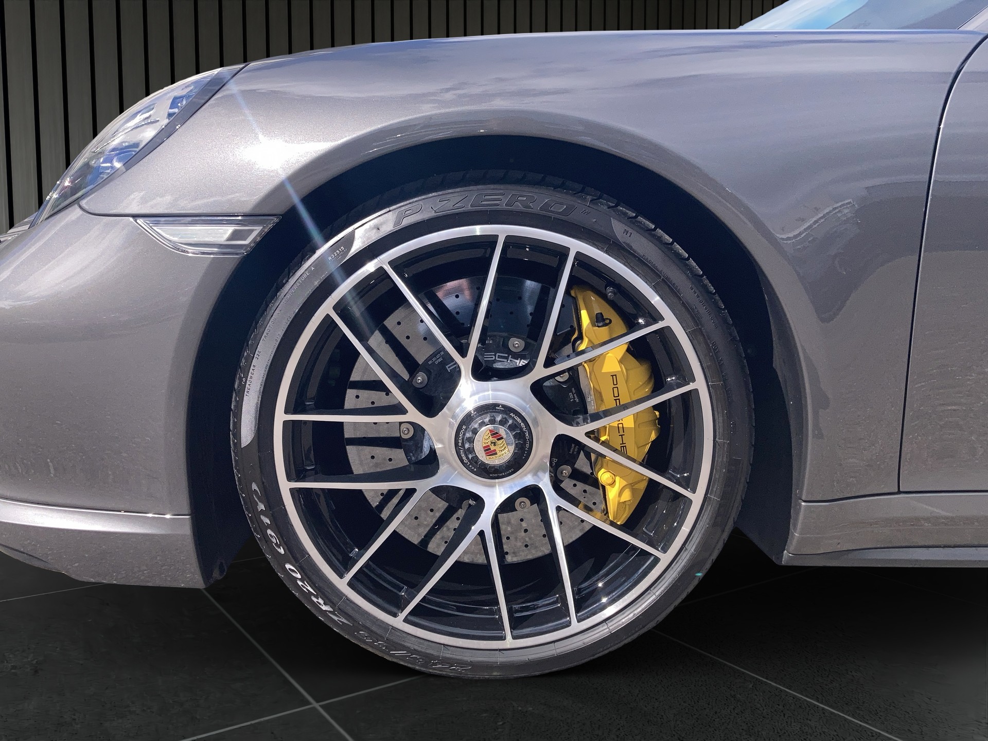 PORSCHE 911 Coupé 3.8 Turbo S PDK-image-9
