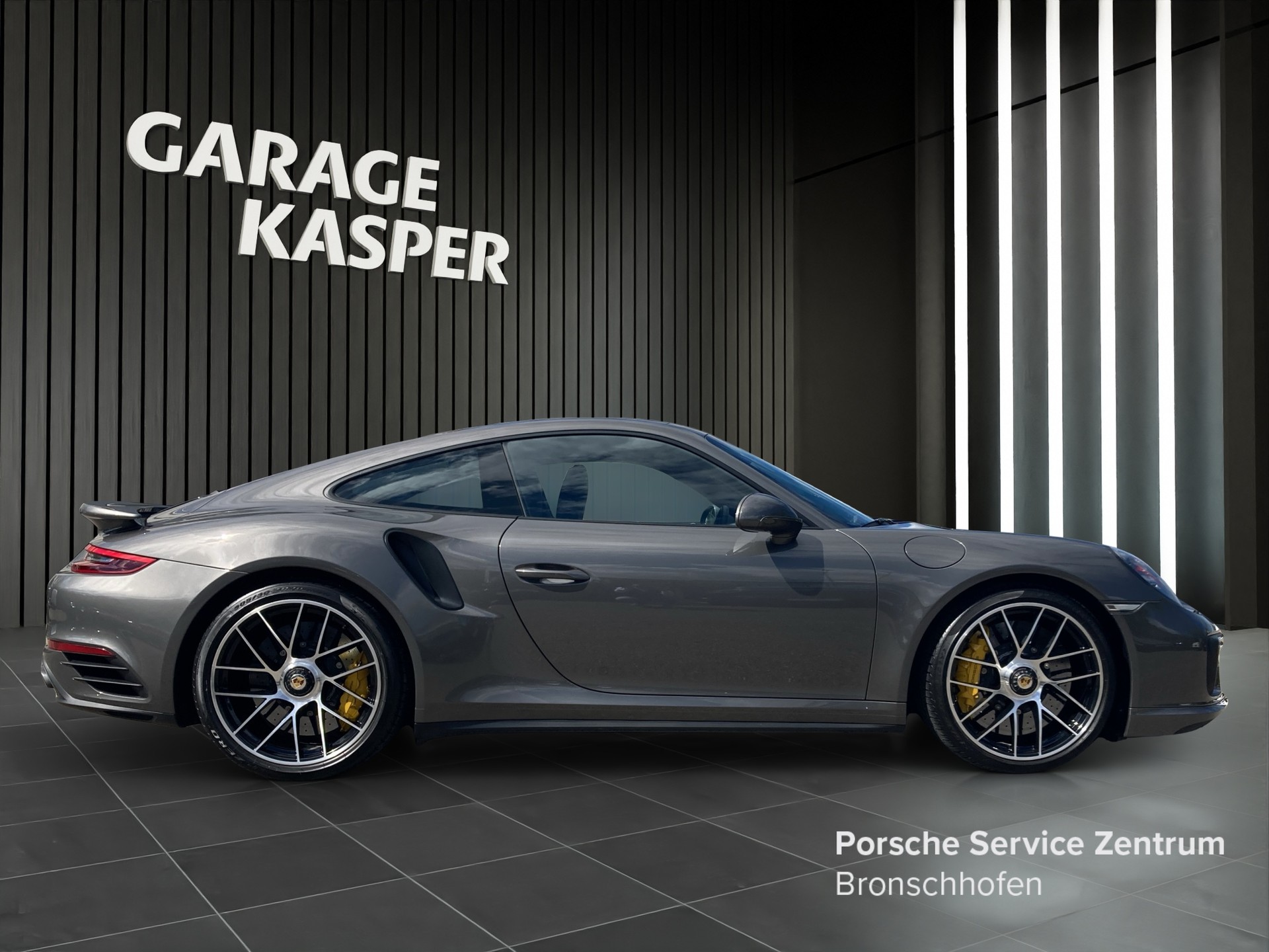 PORSCHE 911 Turbo S-image-5