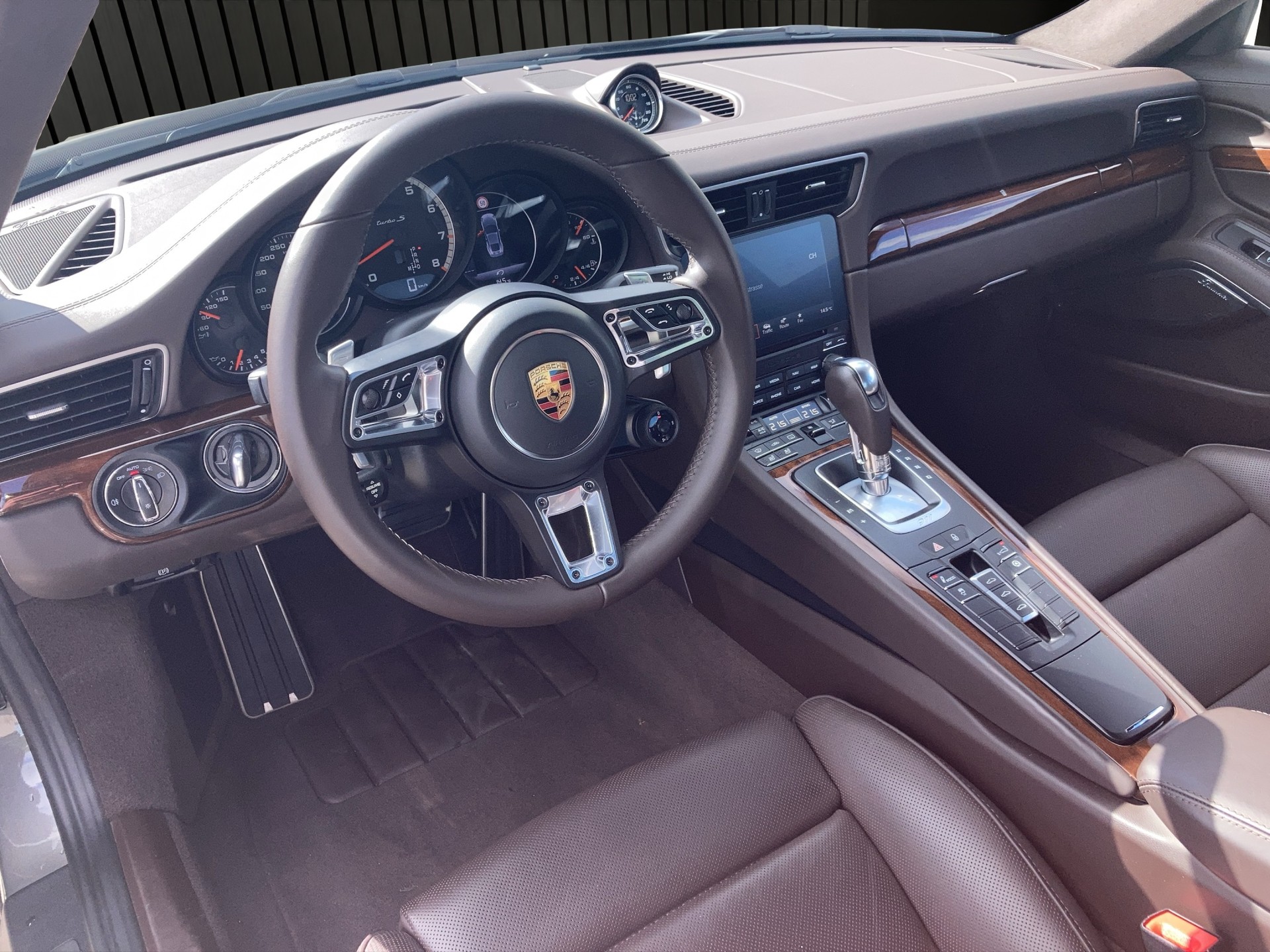 PORSCHE 911 Turbo S-image-9