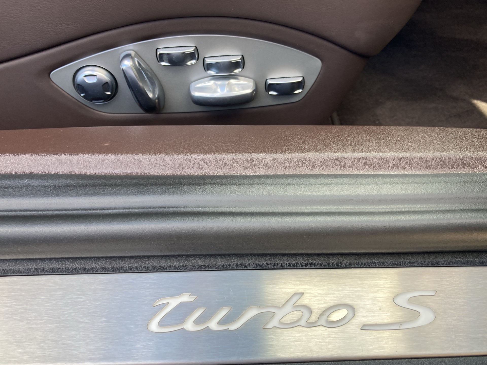 PORSCHE 911 Coupé 3.8 Turbo S PDK-image-29