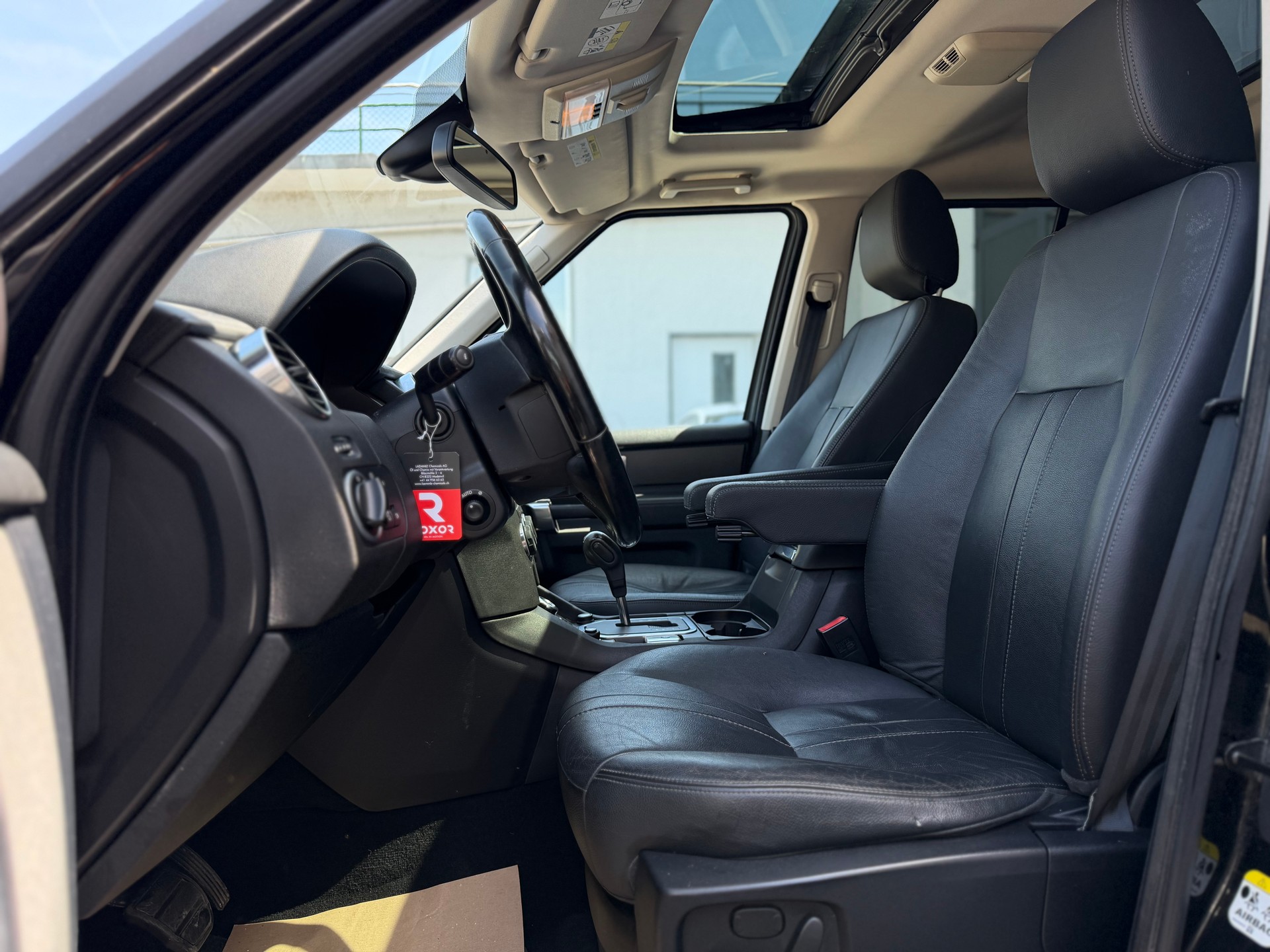 LAND ROVER Discovery 3.0 TDV6 HSE Automatic-image-7