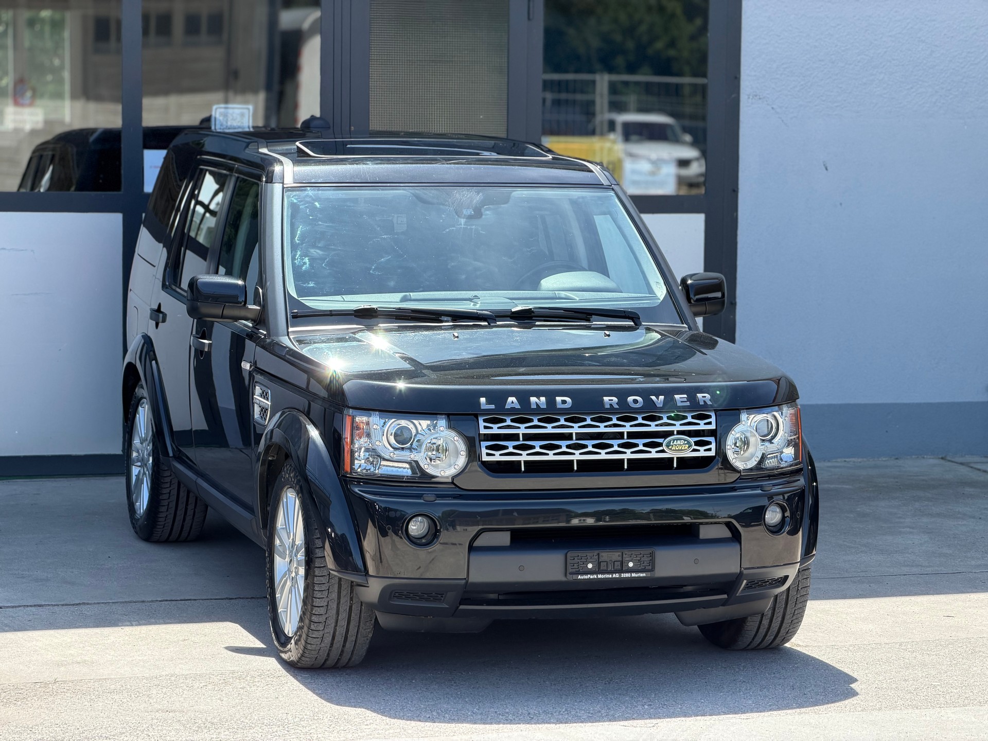 LAND ROVER Discovery 3.0 TDV6 HSE Automatic-image-3