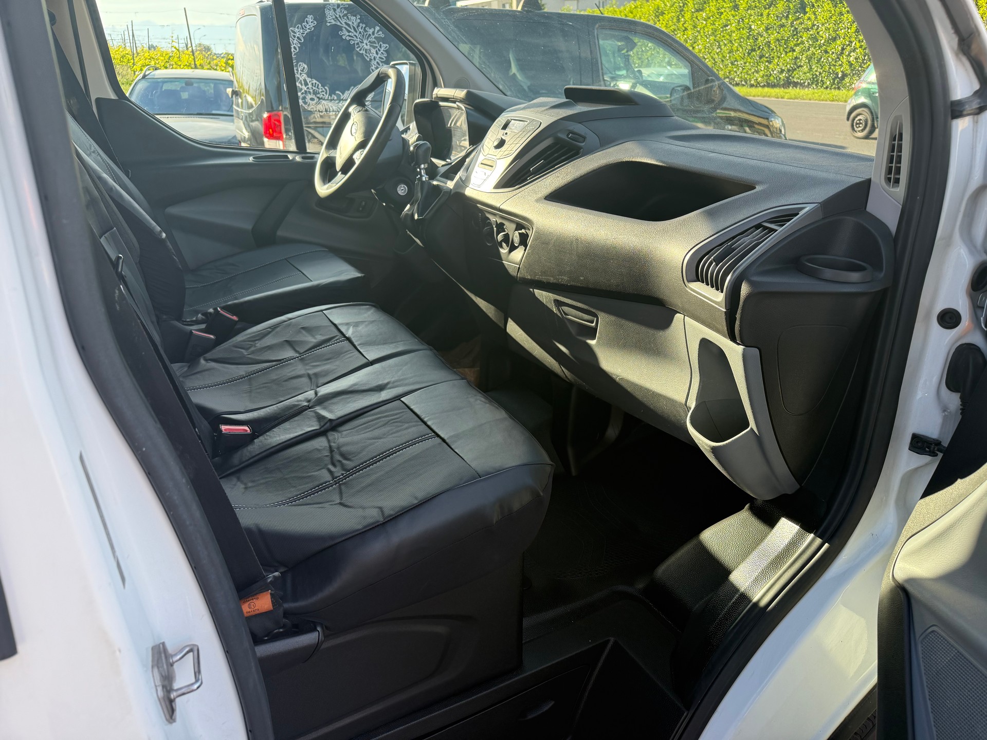 FORD Transit Custom Van 250 L1H1 Startup-image-11