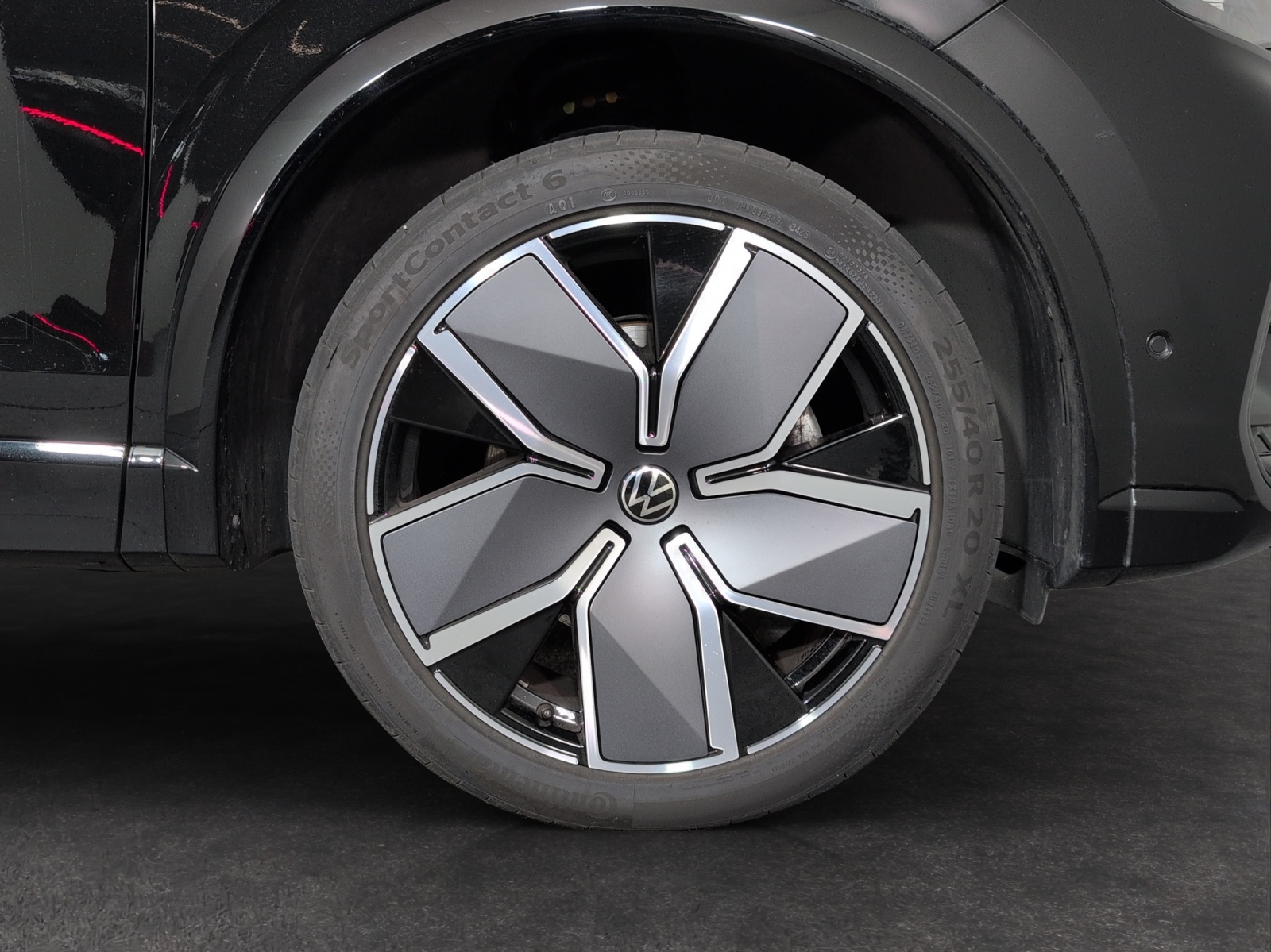 VW Tiguan 2.0 TSI United DSG 4Motion-image-4