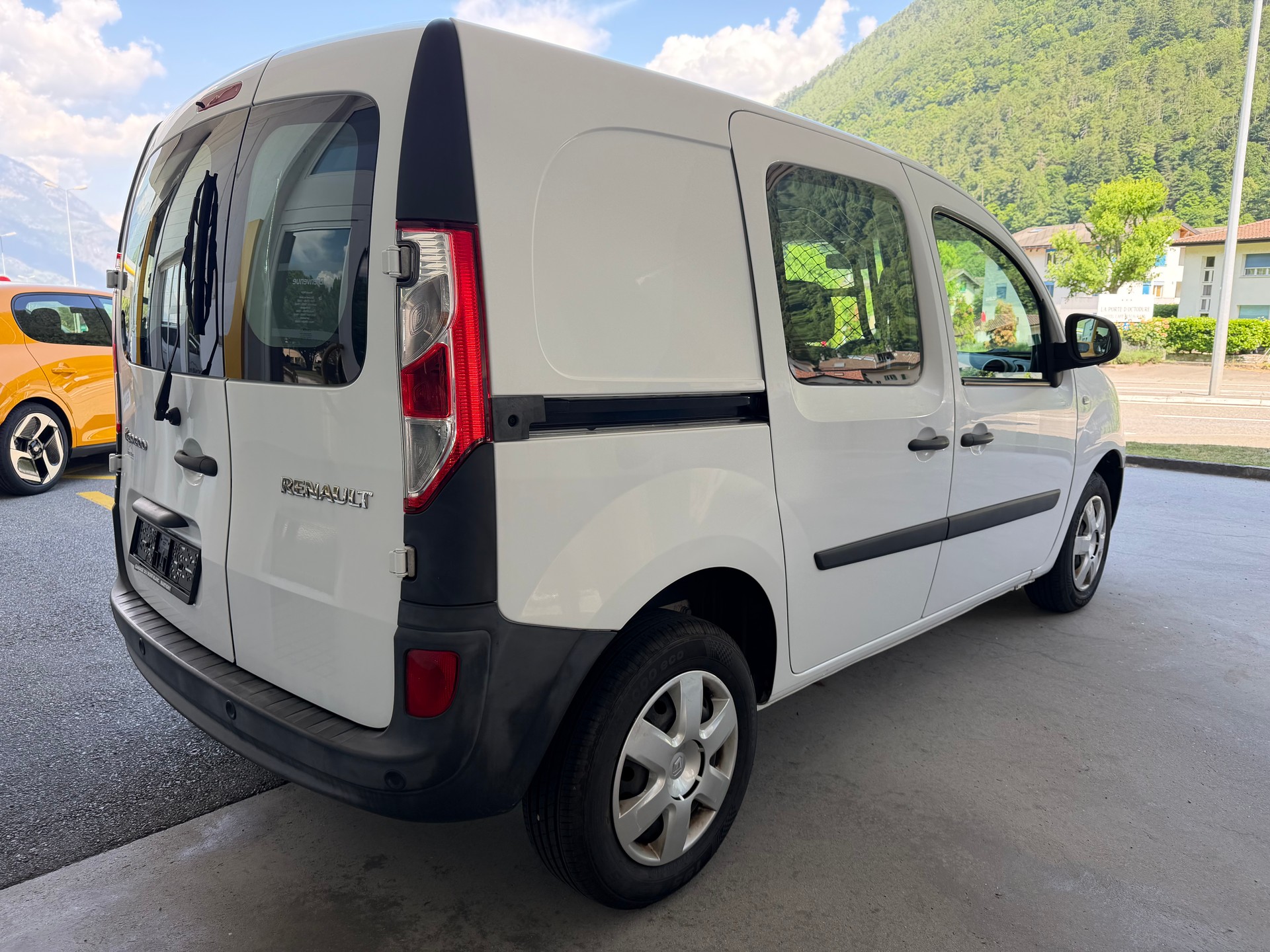 RENAULT Kangoo Medium TCe 115 ENERGY Business-image-2