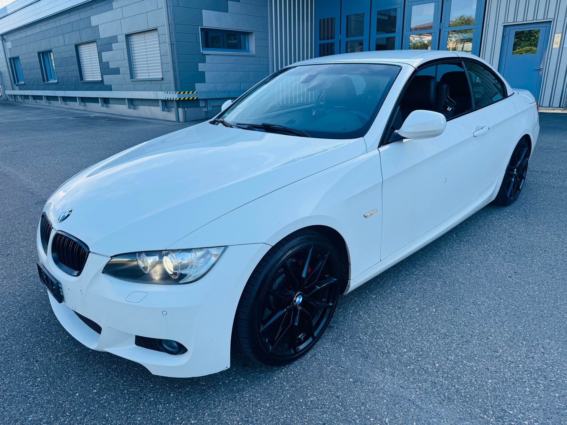 BMW 325i Cabriolet Steptronic M-Paket-image-9