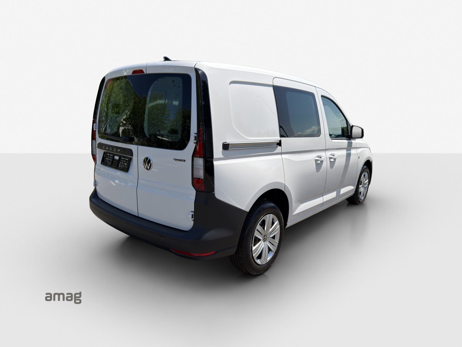 VW Caddy Cargo 2.0TDI 4Motion-image-4