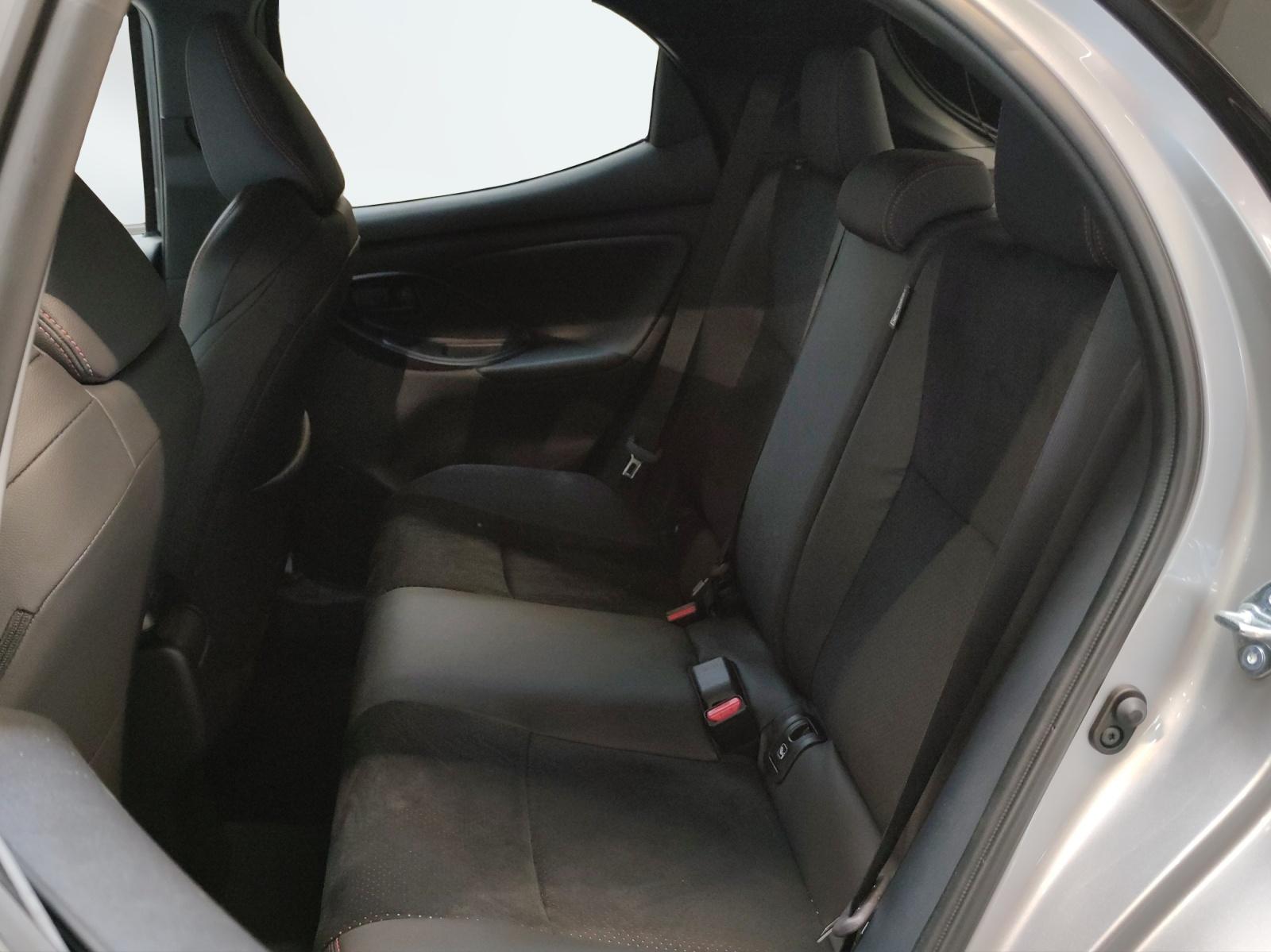 TOYOTA Yaris 1.5 VVT-i HSD GR Sport-image-17