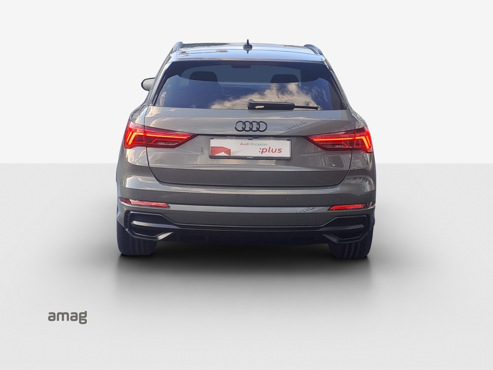 AUDI Q3 35 TFSI S line Attraction S-tronic-image-3