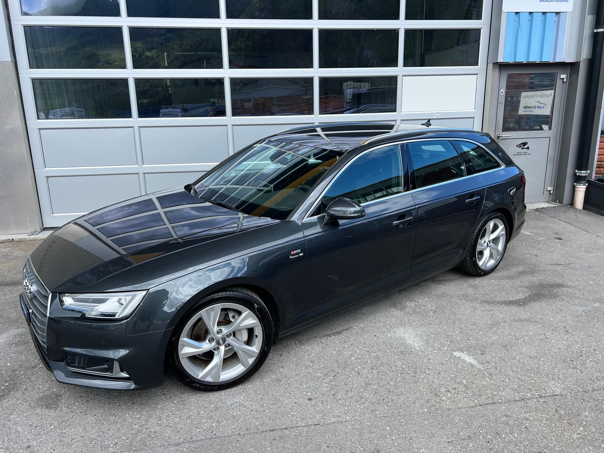 AUDI A4 Avant 40 TDI S-Line Sport 4x4 S-tronic ** Navigation * Teilleder * Anhängerkupplung * ab MFK * 1 Jahr Garantie möglich ***-image-0