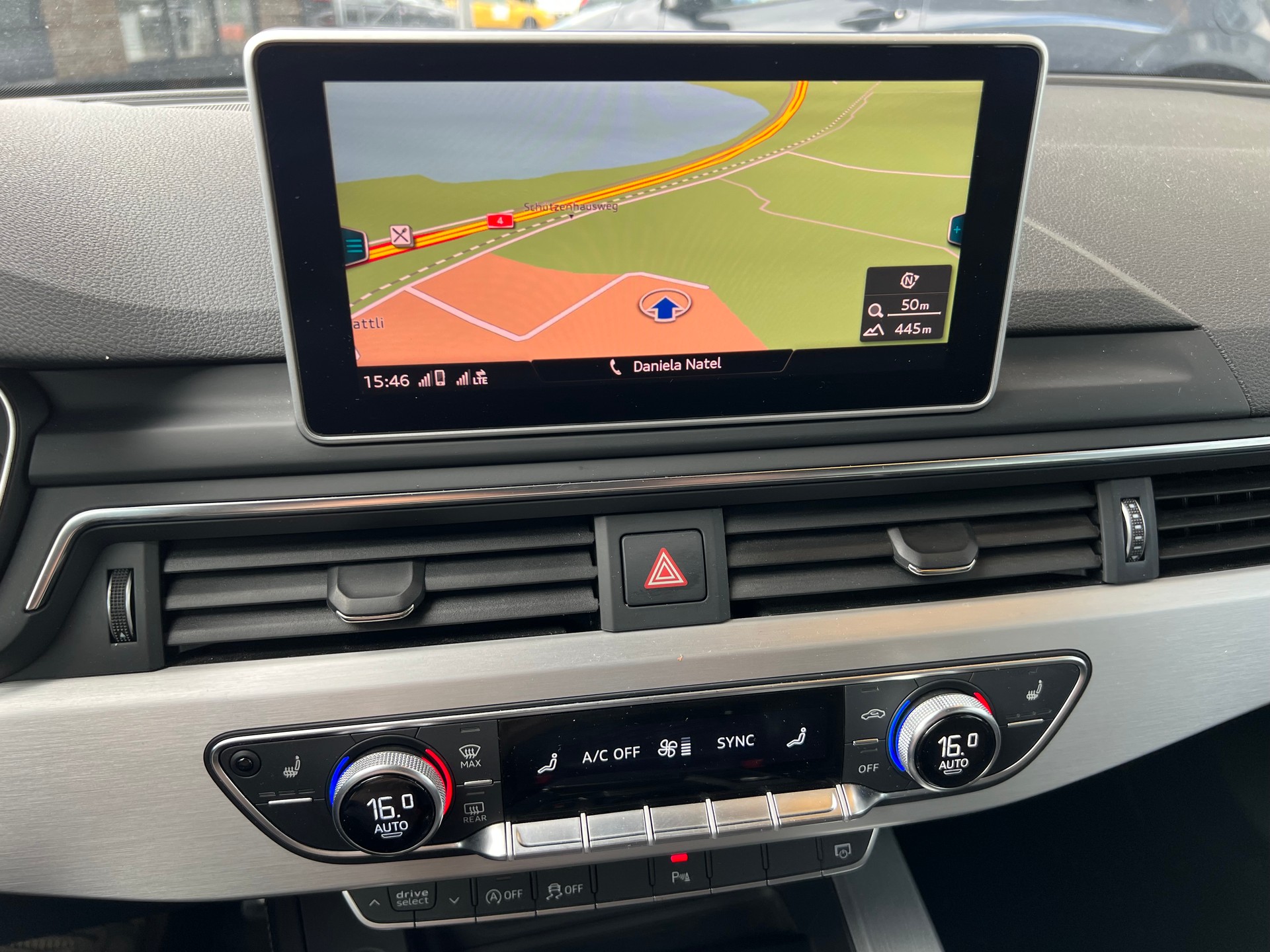 AUDI A4 Avant 40 TDI S-Line Sport 4x4 S-tronic ** Navigation * Teilleder * Anhängerkupplung * ab MFK * 1 Jahr Garantie möglich ***-image-27