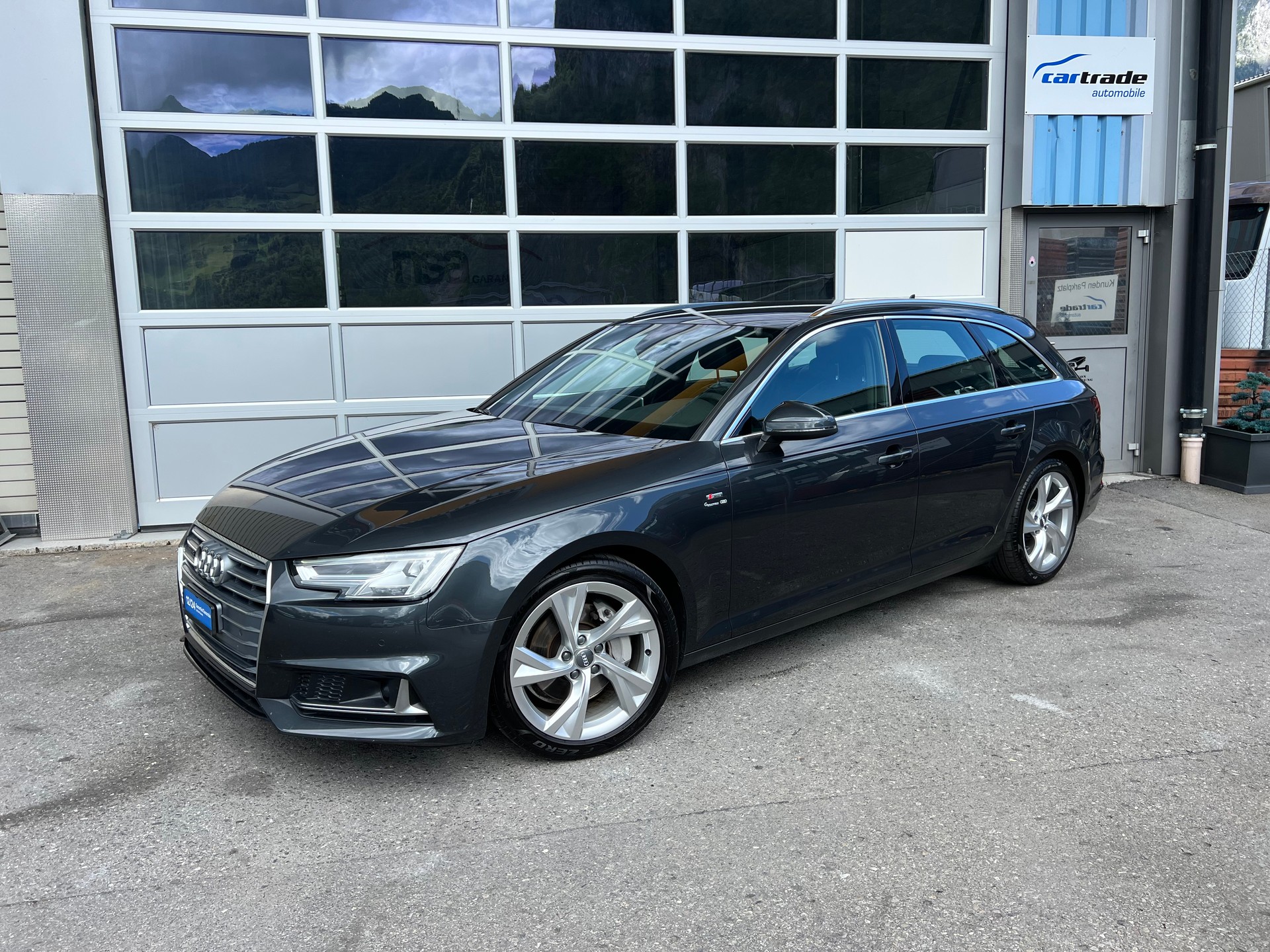 AUDI A4 Avant 40 TDI S-Line Sport 4x4 S-tronic ** Navigation * Teilleder * Anhängerkupplung * ab MFK * 1 Jahr Garantie möglich ***-image-1