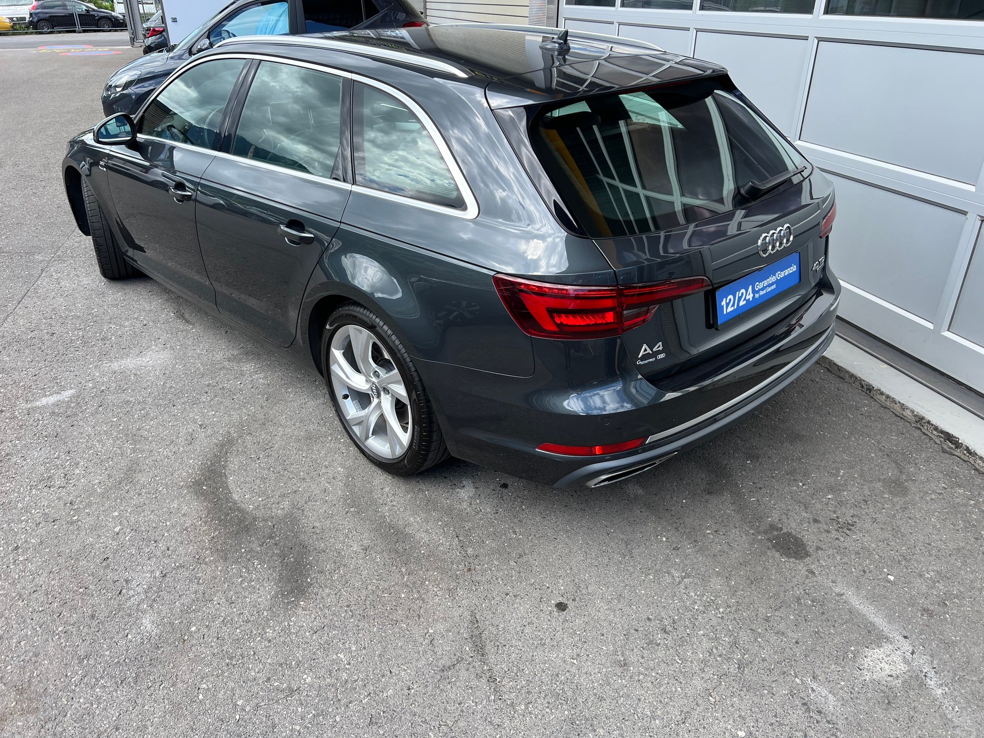 AUDI A4 Avant 40 TDI S-Line Sport 4x4 S-tronic ** Navigation * Teilleder * Anhängerkupplung * ab MFK * 1 Jahr Garantie möglich ***-image-6