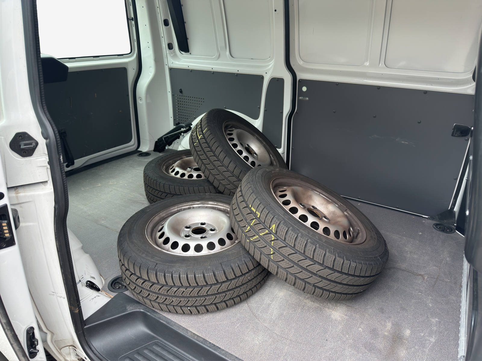VW T6.1 2.0 TDI 4Motion-image-11