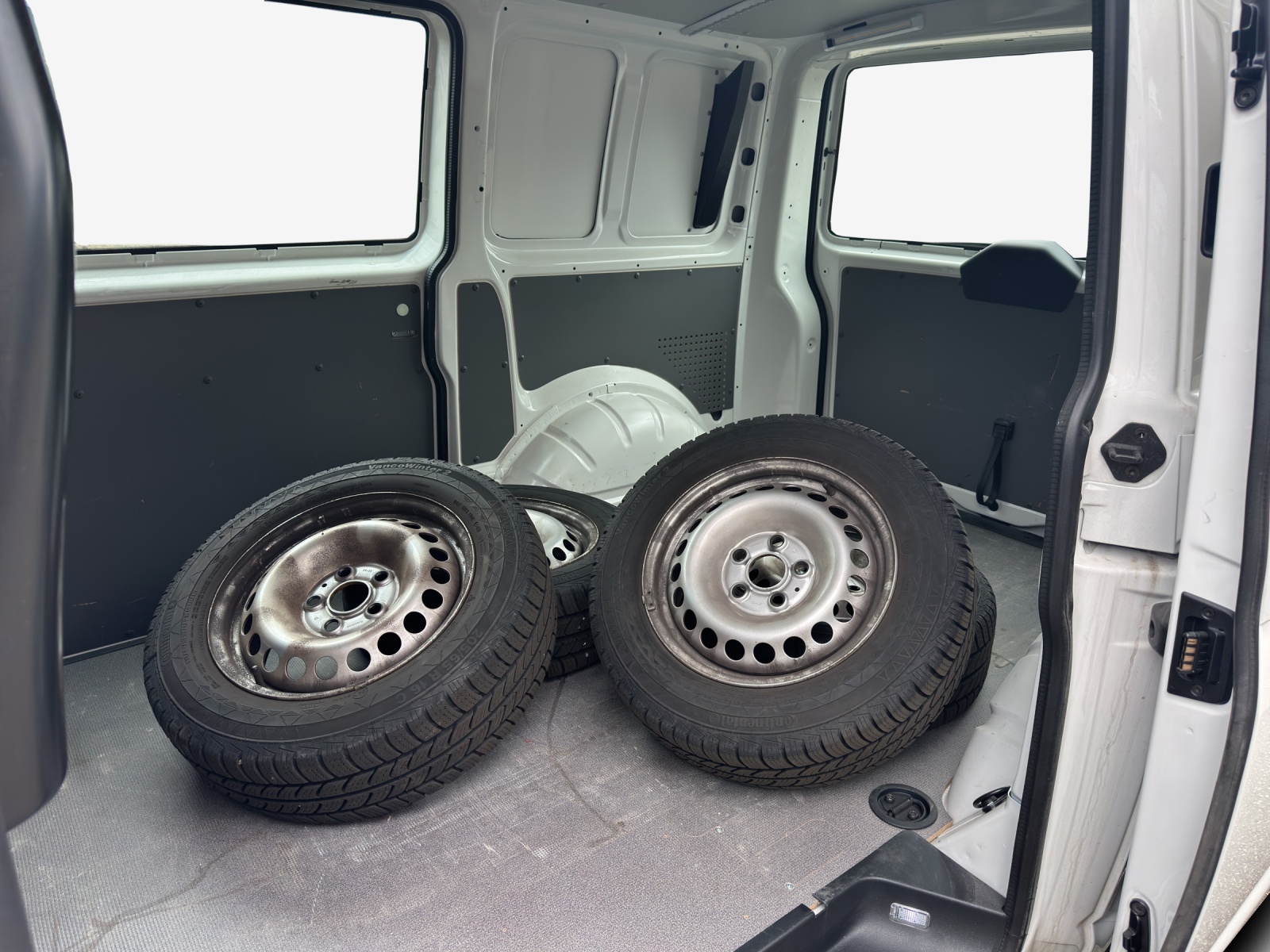 VW T6.1 2.0 TDI 4Motion-image-13