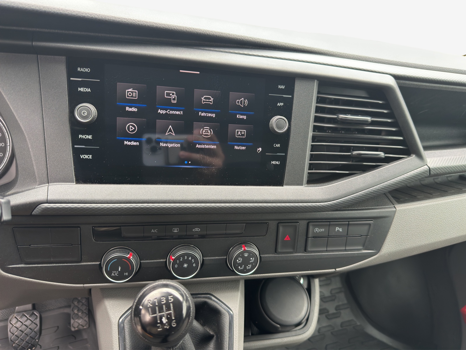 VW T6.1 2.0 TDI 4Motion-image-10