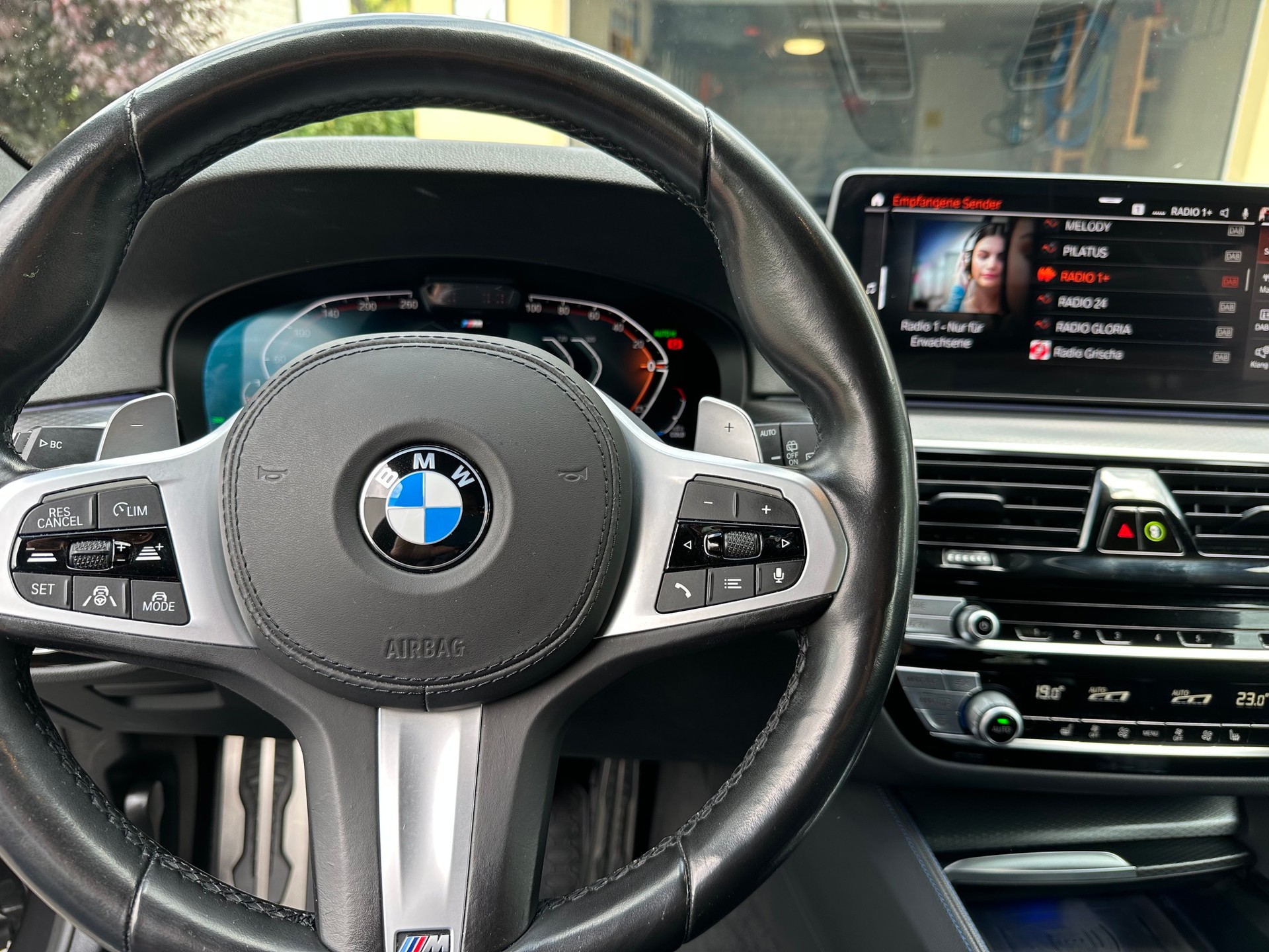 BMW 530d xDrive-image-1