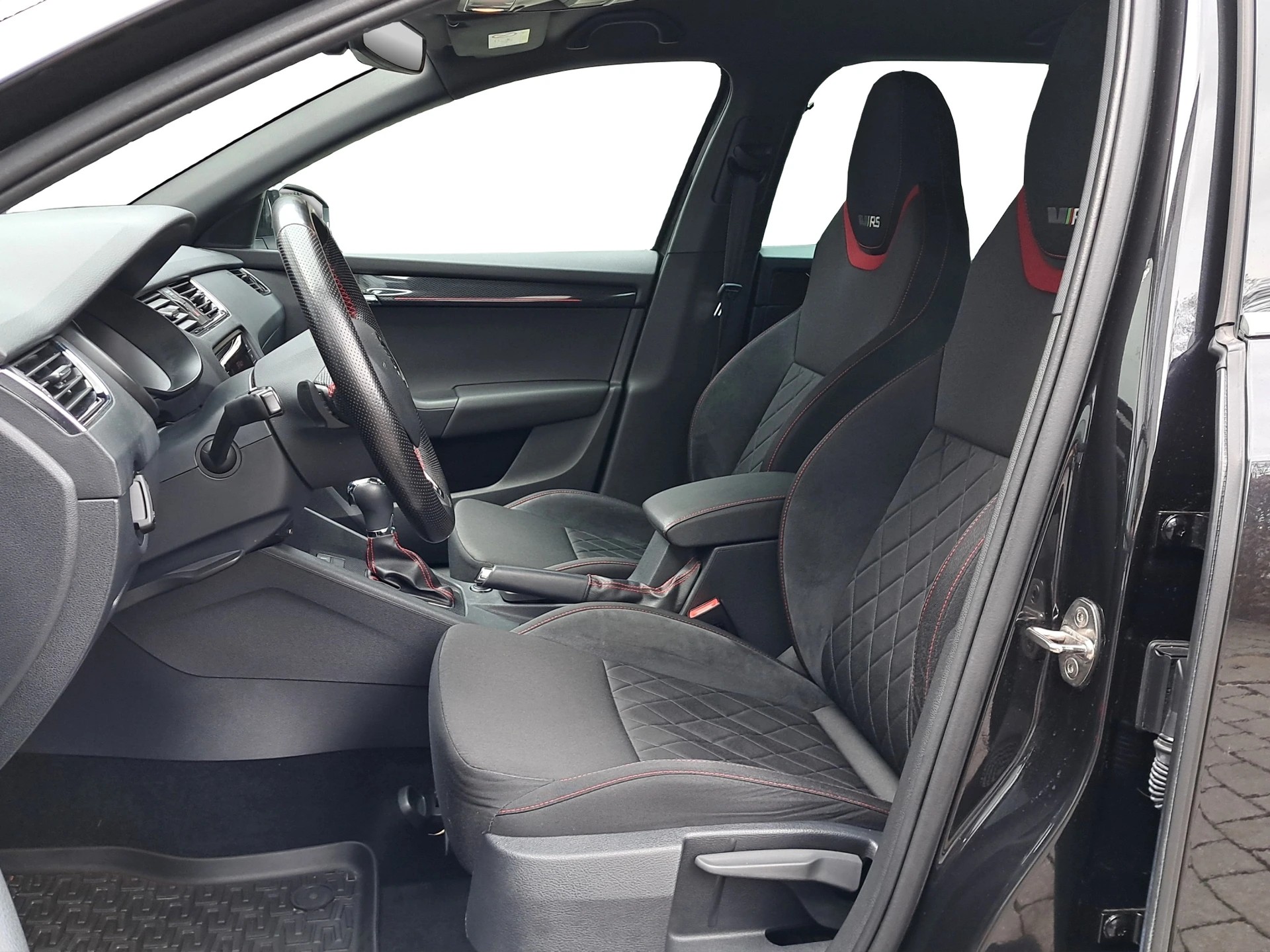 SKODA Octavia Combi 2.0 TSI RS DSG-image-7