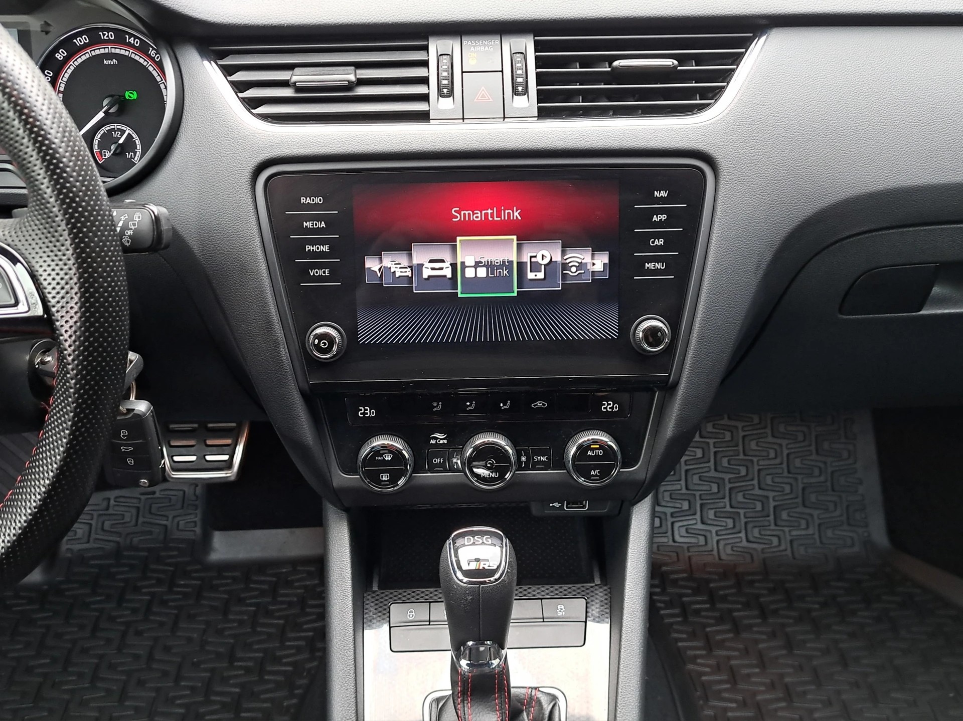 SKODA Octavia Combi 2.0 TSI RS DSG-image-10
