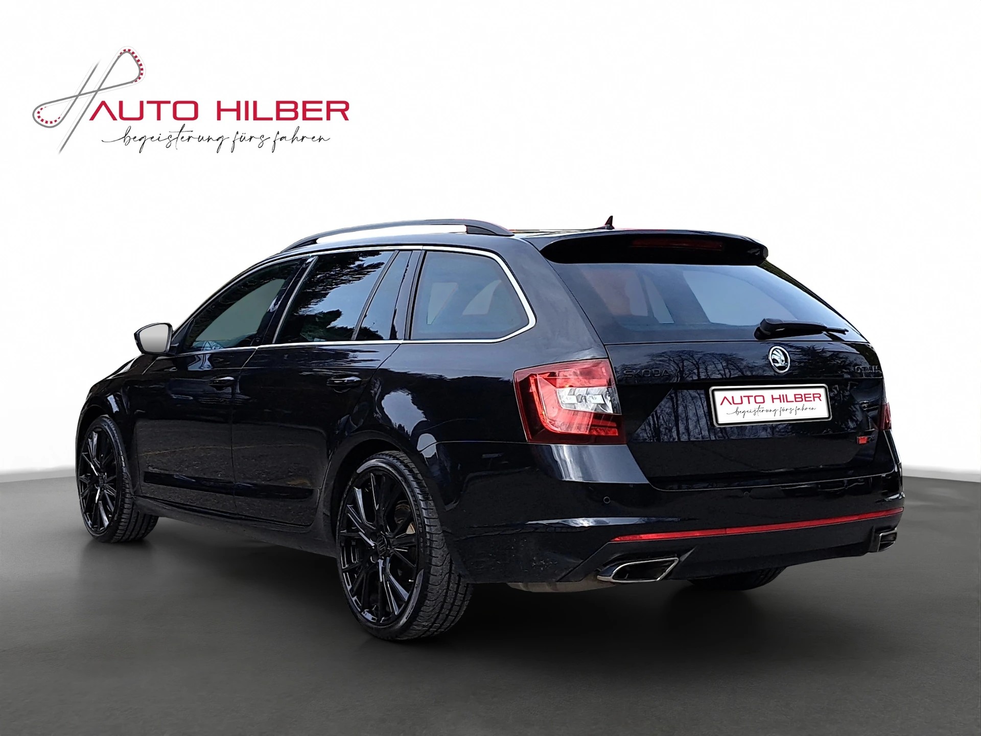 SKODA Octavia Combi 2.0 TSI RS DSG-image-4
