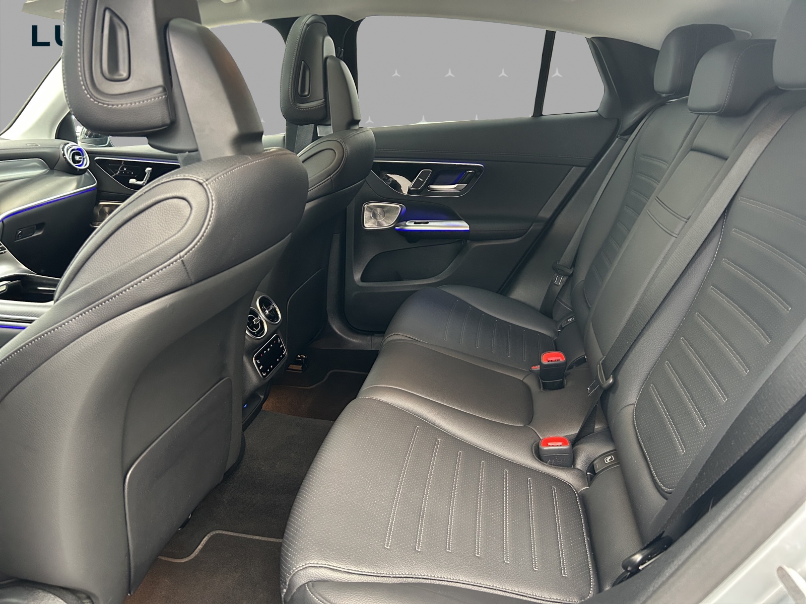 MERCEDES-BENZ GLC 300 e 4Matic 9G-Tronic-image-13