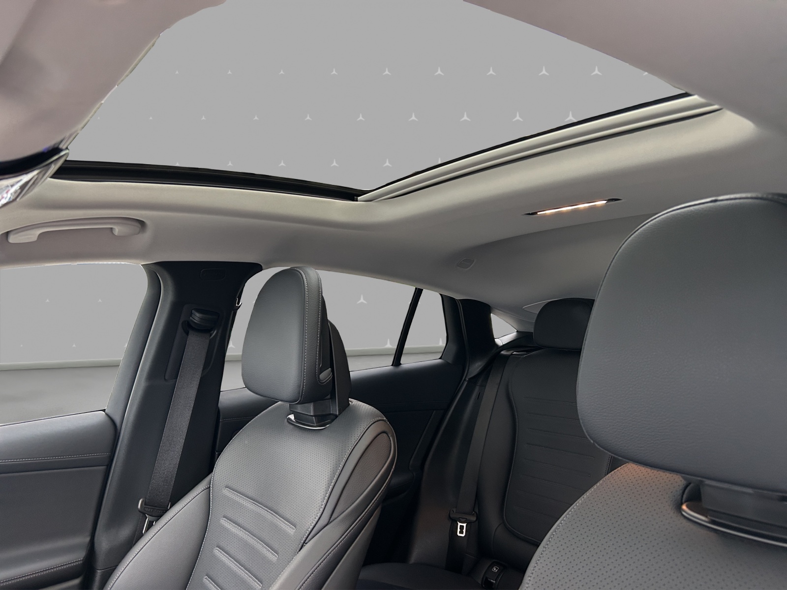 MERCEDES-BENZ GLC 300 e 4Matic 9G-Tronic-image-8