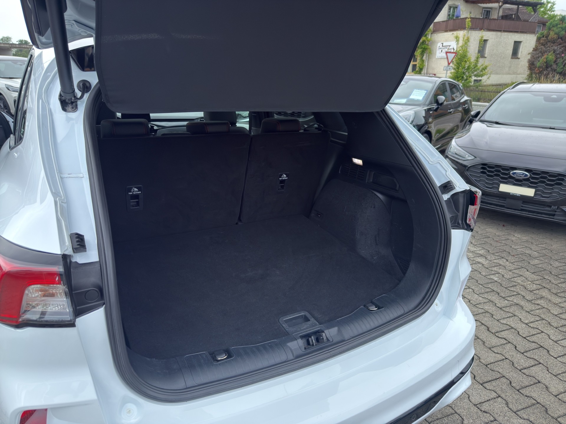FORD Kuga 2.5 Hybrid ST-Line X 4x4-image-14