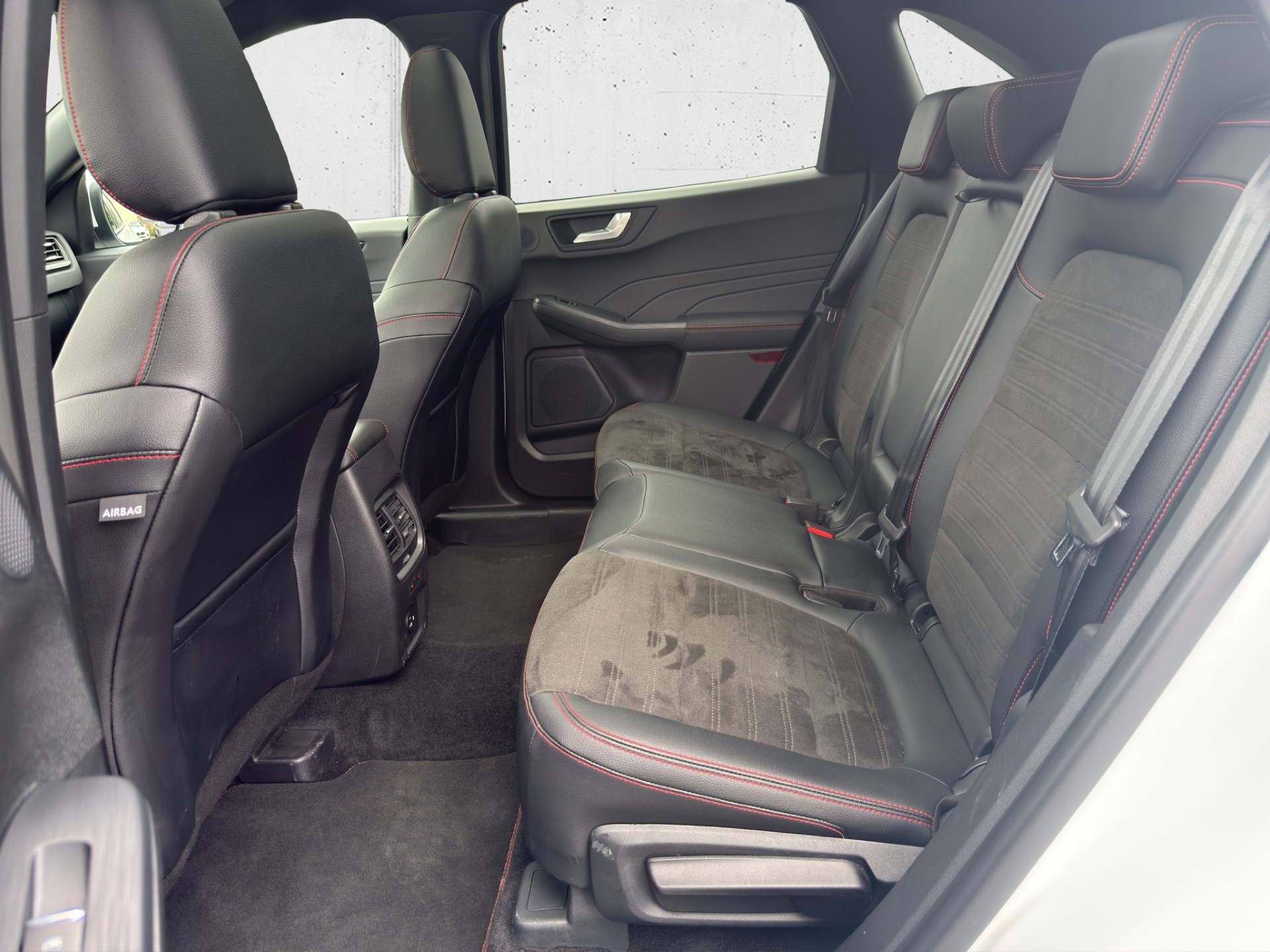 FORD Kuga 2.5 Hybrid ST-Line X 4x4-image-13