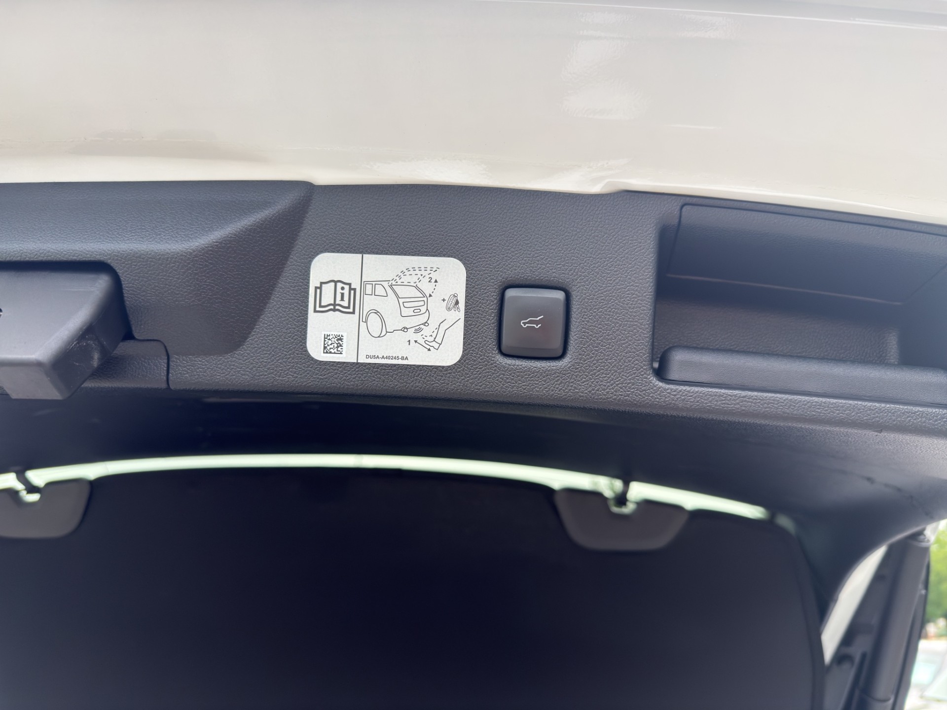 FORD Kuga 2.5 Hybrid ST-Line X 4x4-image-15
