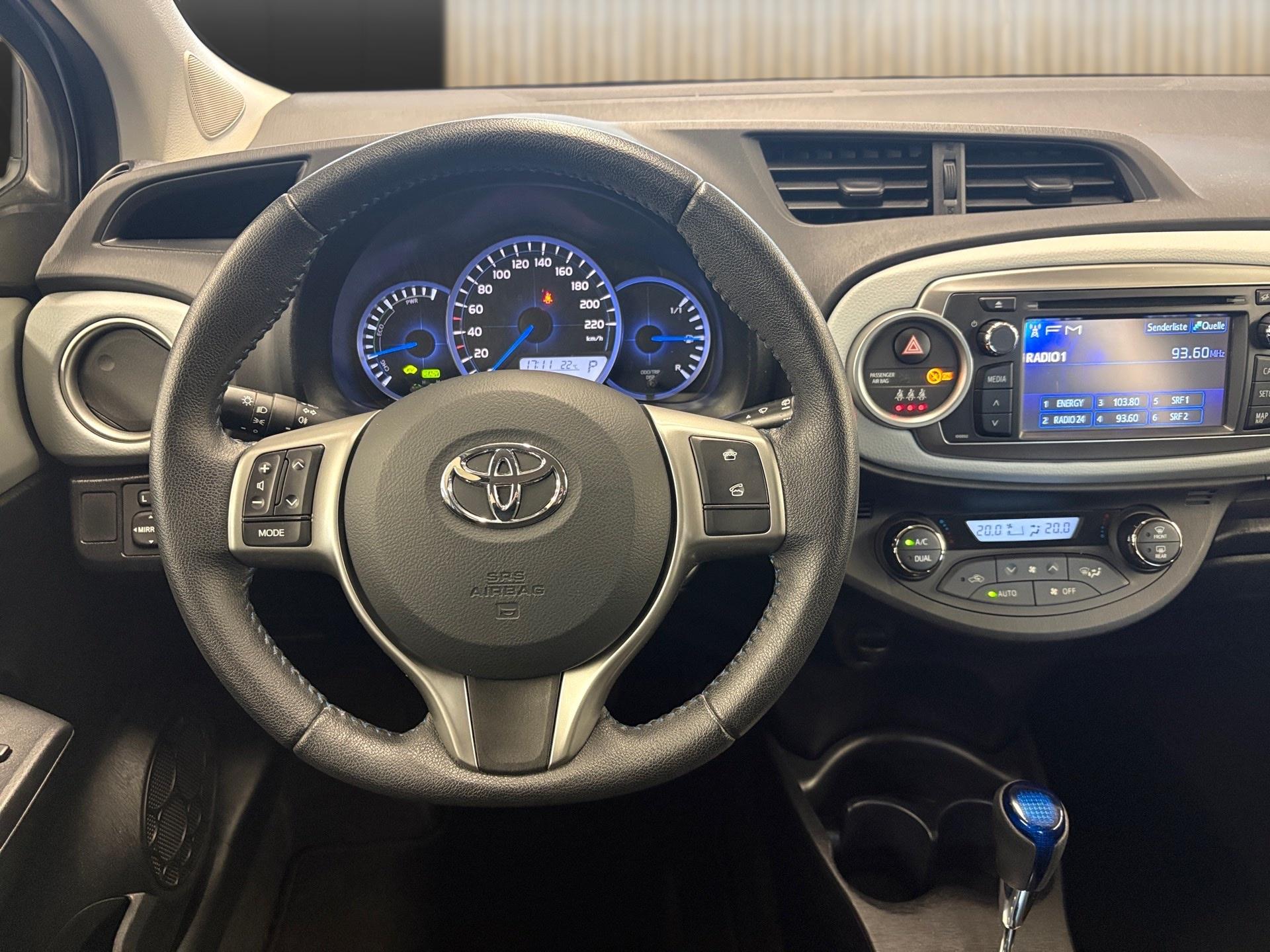 TOYOTA Yaris 1.5 VVT-i Hybrid Luna CVT-image-11