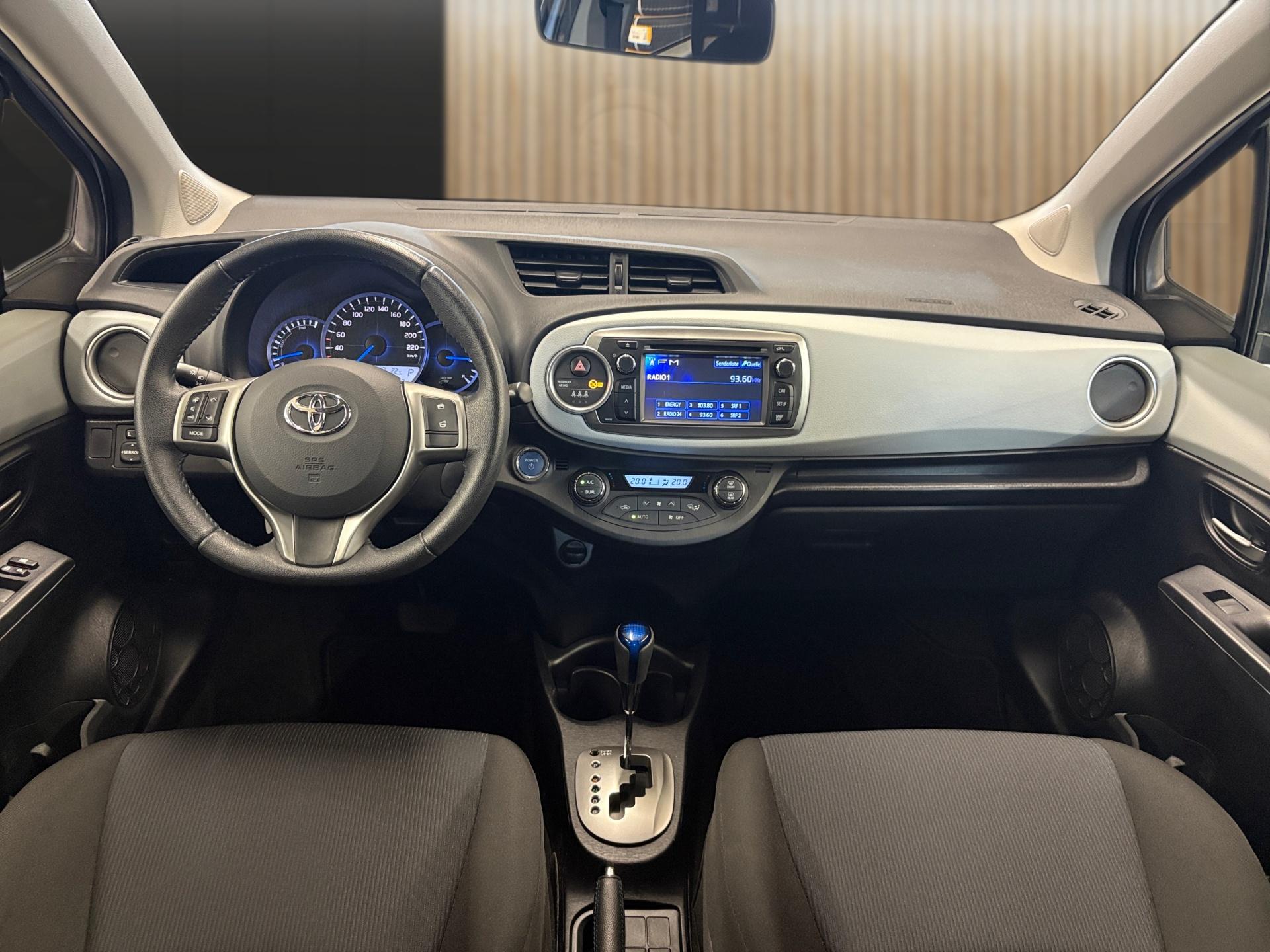 TOYOTA Yaris 1.5 VVT-i Hybrid Luna CVT-image-13