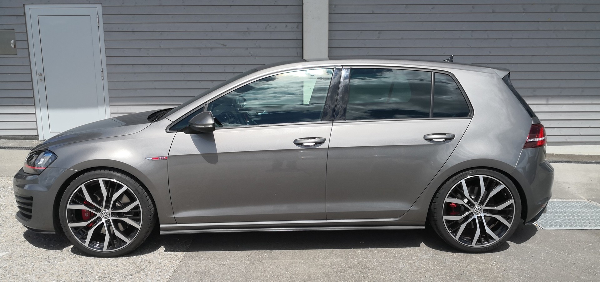 VW Golf 2.0 TSI GTI Performance-image-0